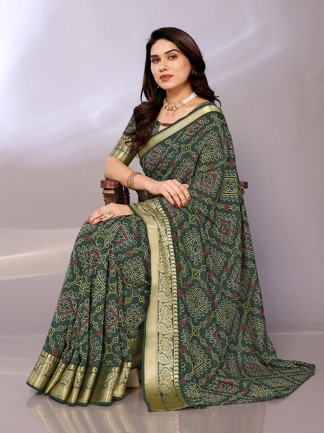 

FABMORA Bandhani Printed Zari Saree, Green