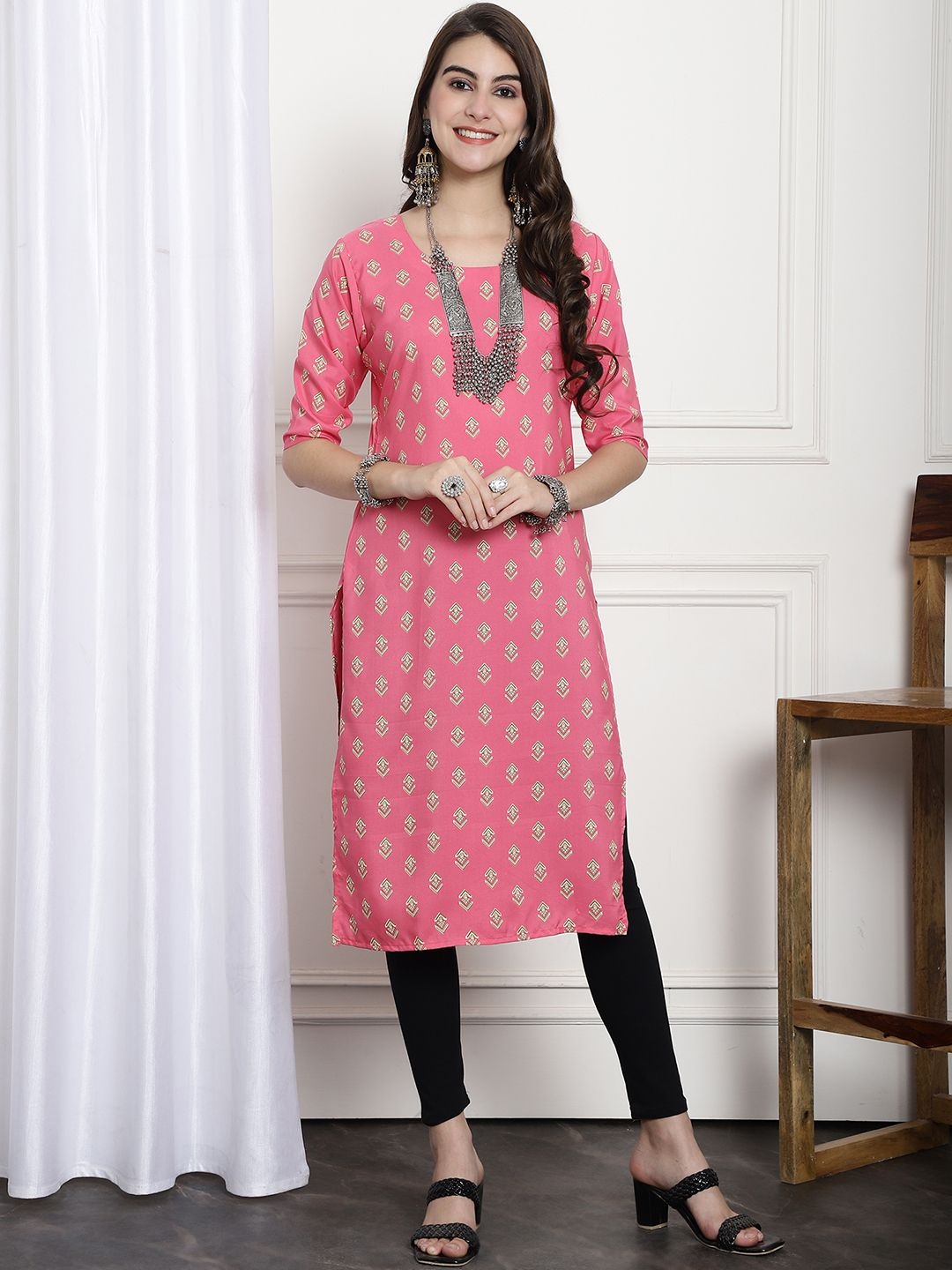 

7Threads Selection Of 6 Ethnic Motifs Printed Round Neck Straight Kurta, Pink
