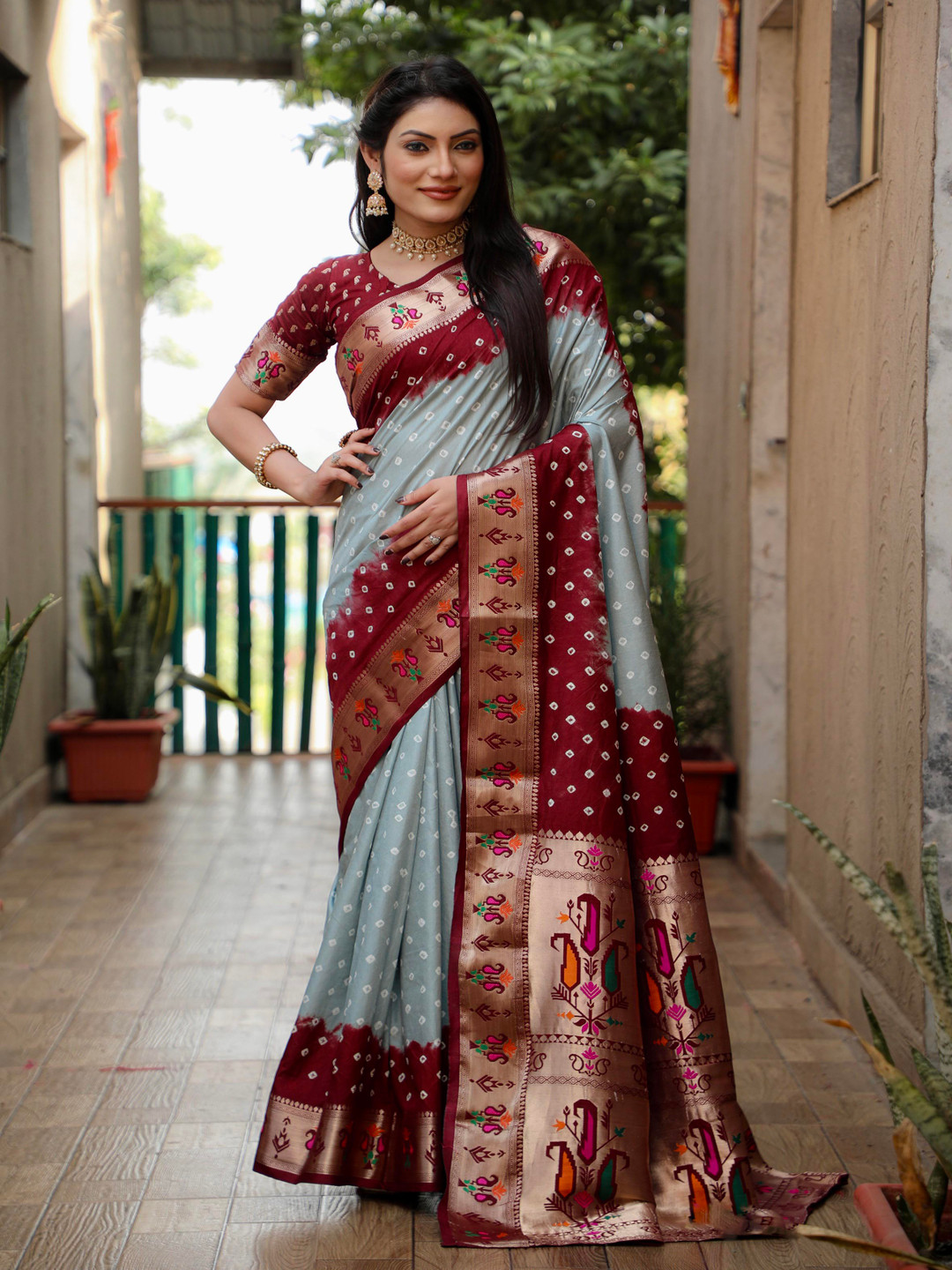 

Anaita Bandhani Zari Pure Silk Bandhani Saree, Grey