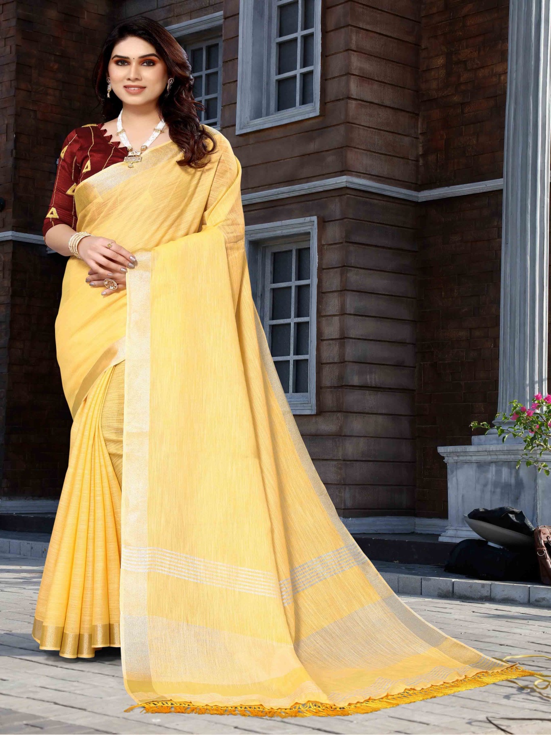 

VIRICA Woven Design Zari Saree, Yellow