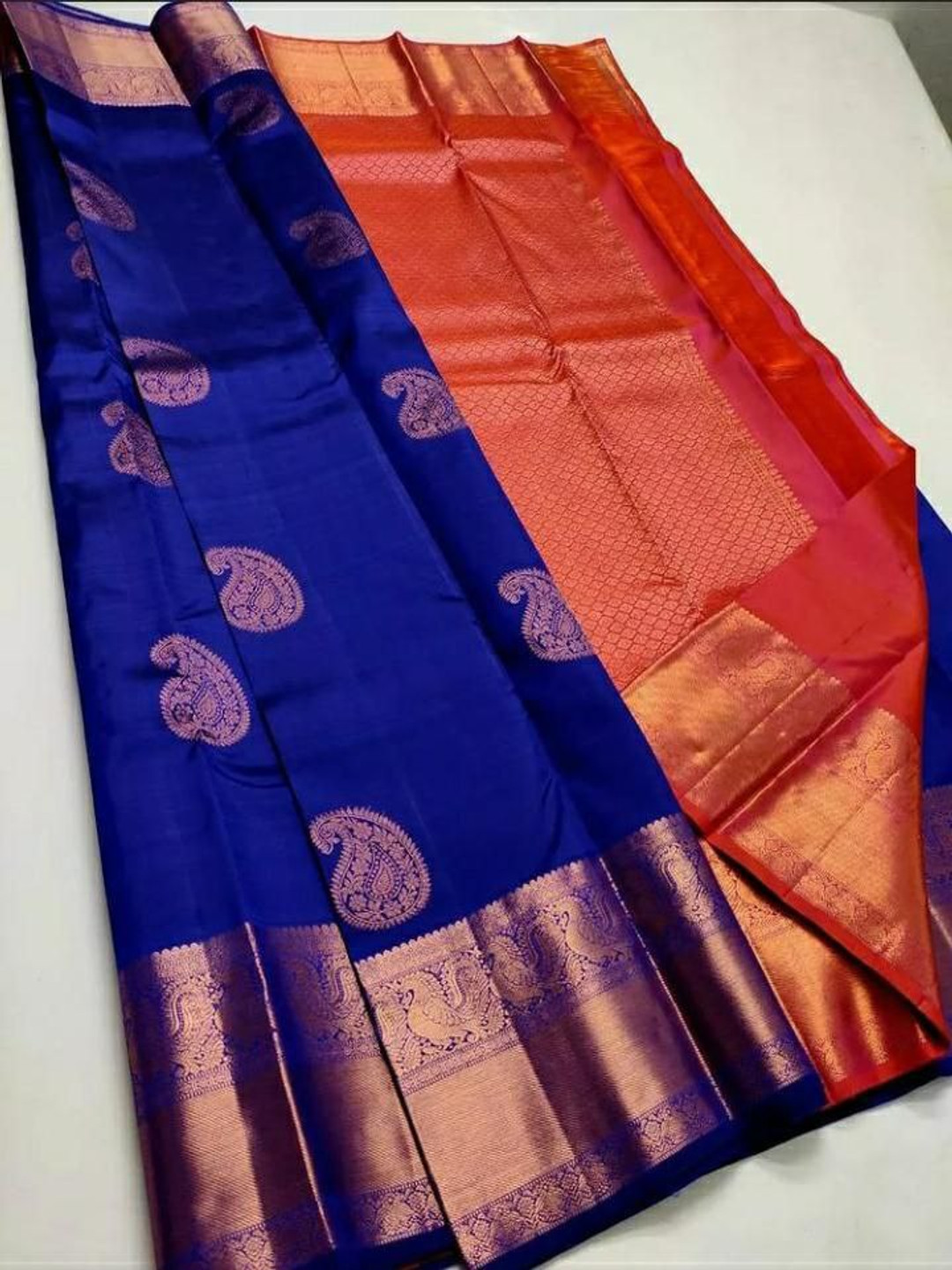 

Jinax Woven Design Zari Pure Silk Banarasi Saree, Red