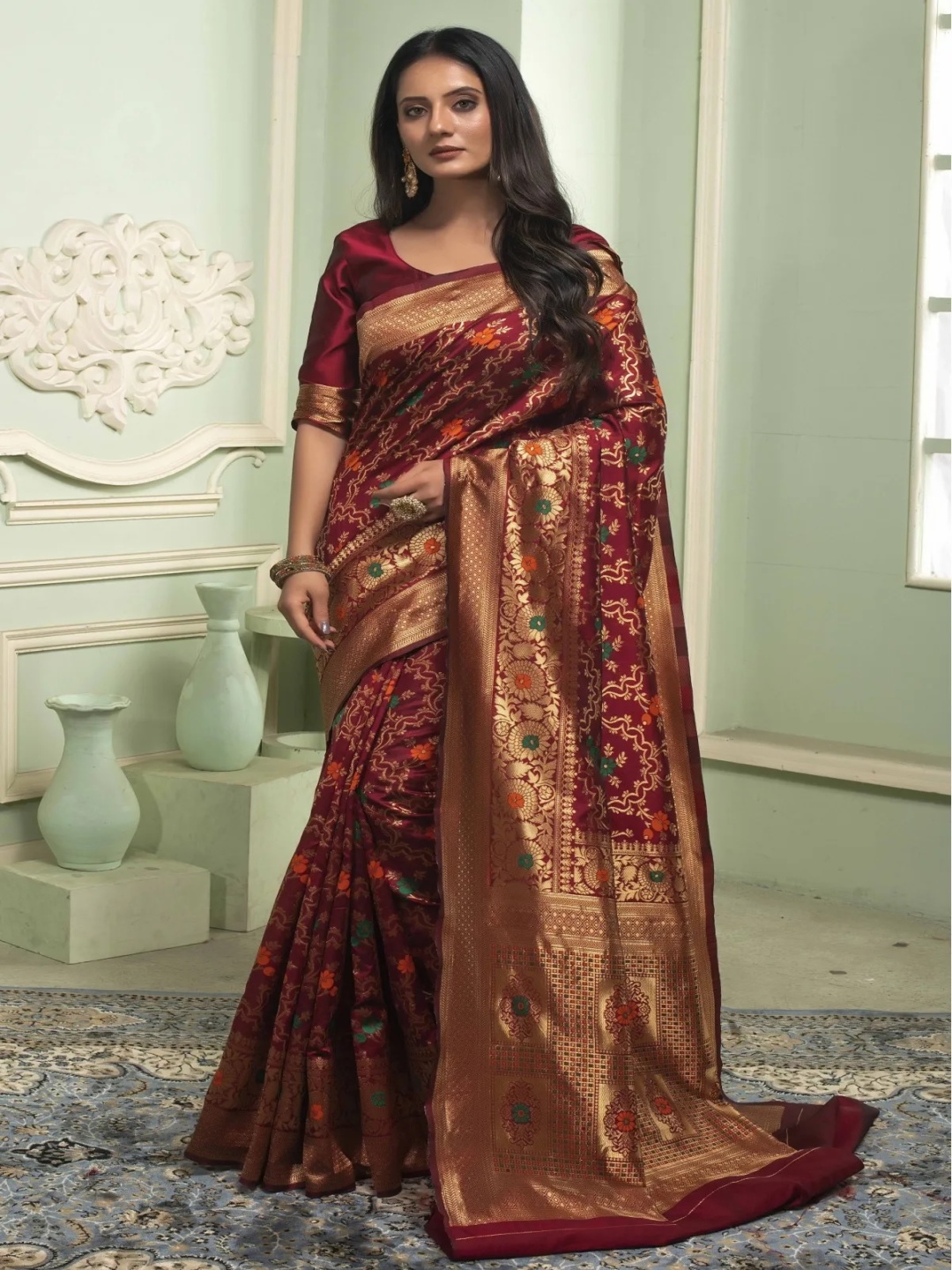 

QENY Ethnic Motifs Zari Art Silk Banarasi Saree, Maroon