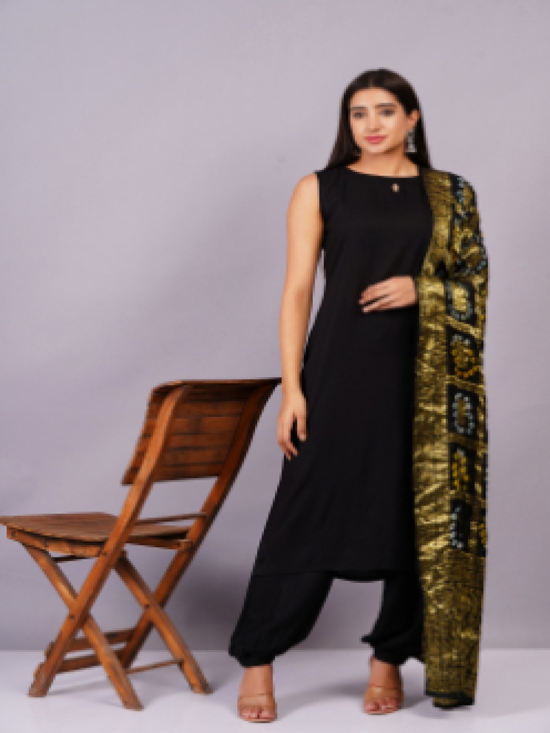 

KALINI Keyhole Neck Straight Kurta With Trouser & Dupatta, Black