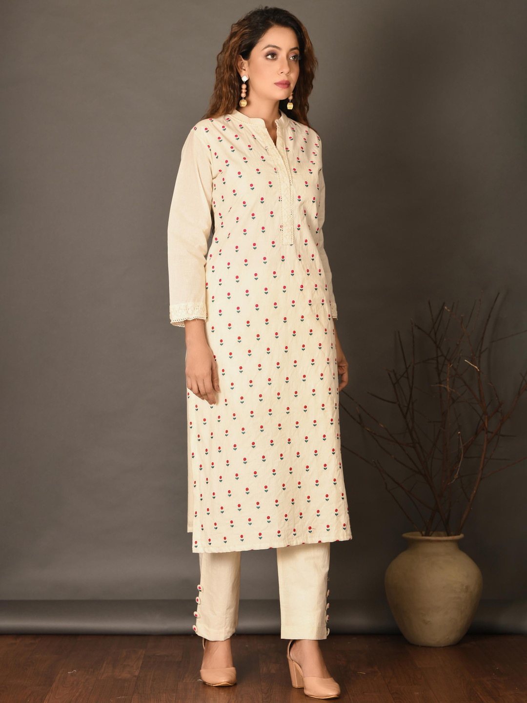 

SACRED SUTA Floral Embroidered Thread Work Pure Cotton Regular Kurta with Trousers, Off white