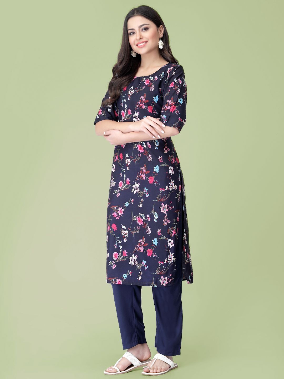 

7Threads Floral Printed Round Neck Straight Kurta With Trousers, Navy blue