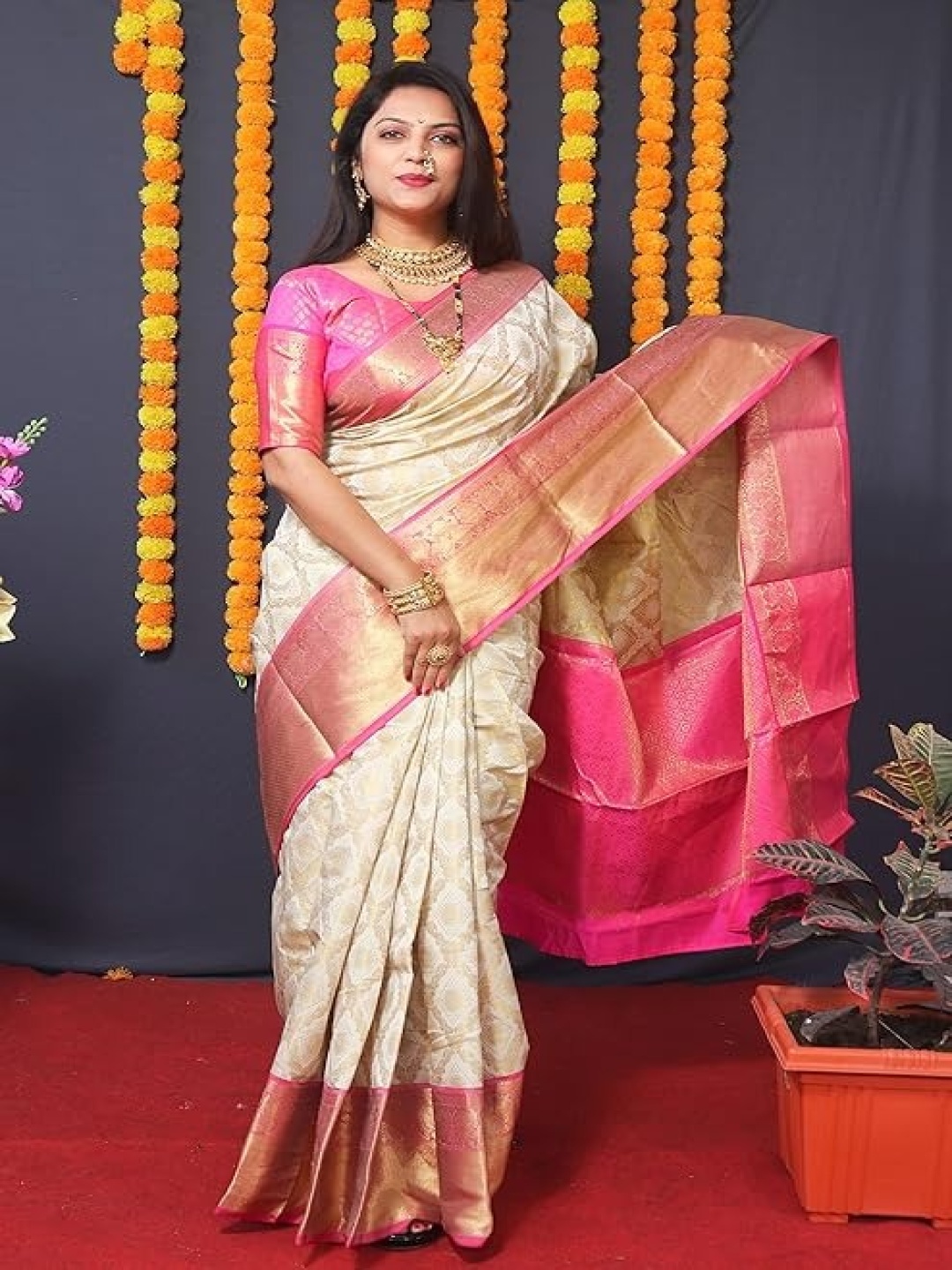 

JULEE Woven Design Zari Pure Silk Banarasi Saree, Off white