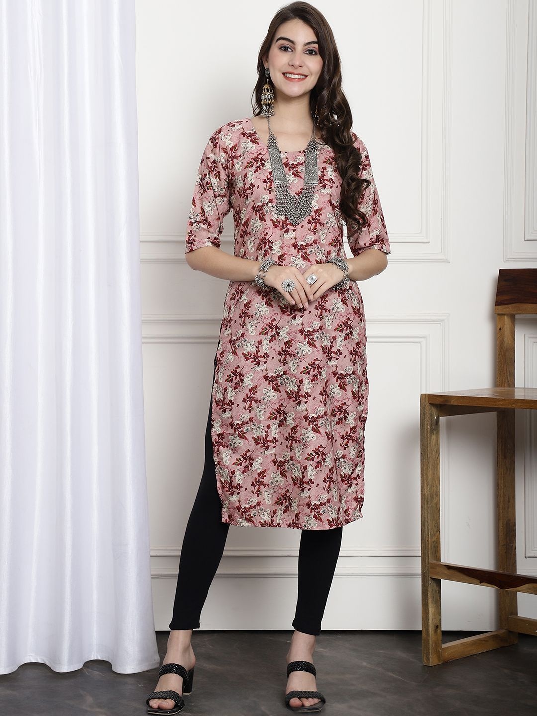 

7Threads Selection Of 6 Ethnic Motifs Printed Round Neck Straight Kurta, Pink
