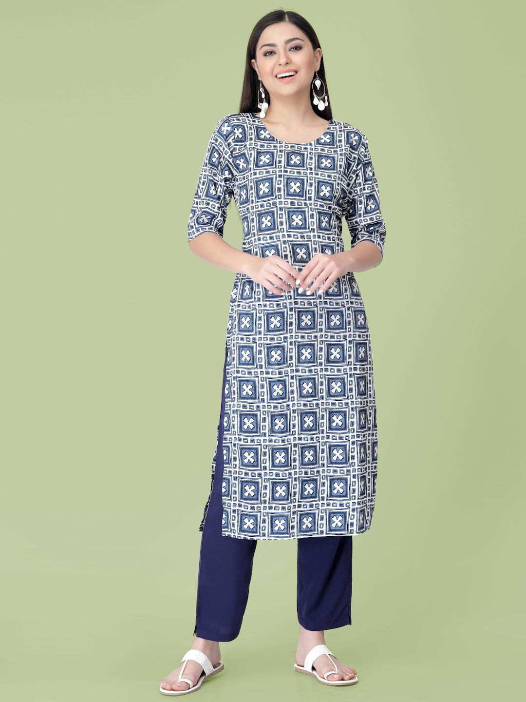 

7Threads Geometric Printed Round Neck Straight Kurta With Trousers, Blue