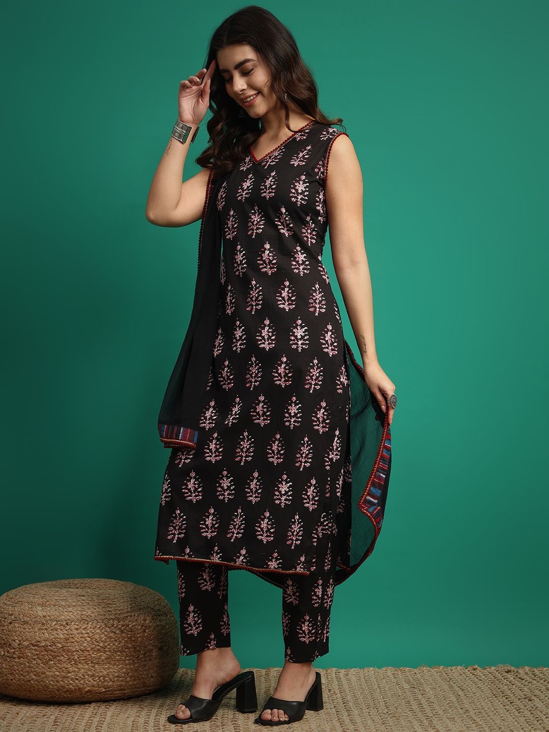 

V.S.Creation Floral Printed Pure Cotton Kurta With Trouser & Dupatta, Black