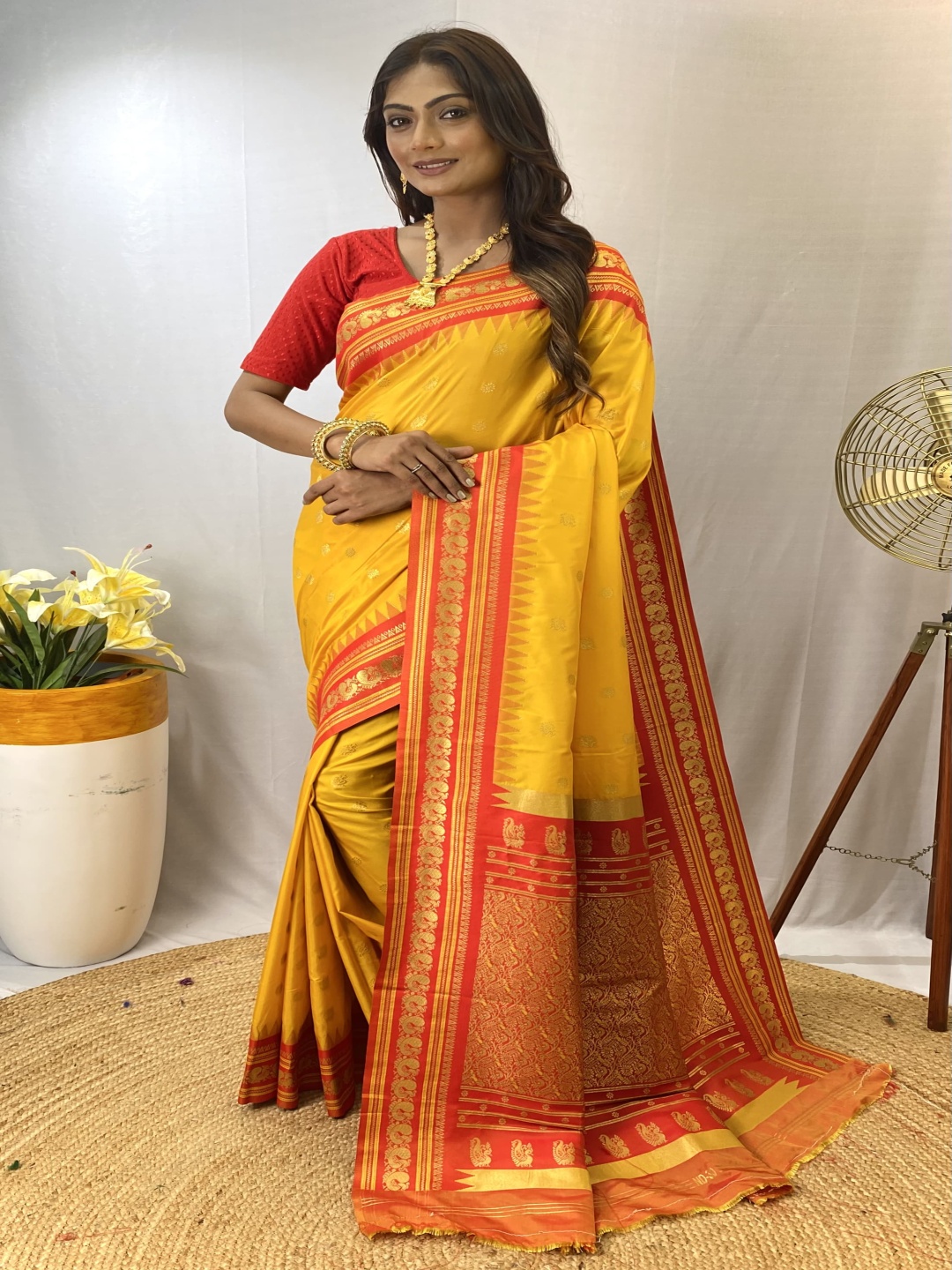 

STAVA CREATION Woven Design Zari Banarasi Saree, Orange