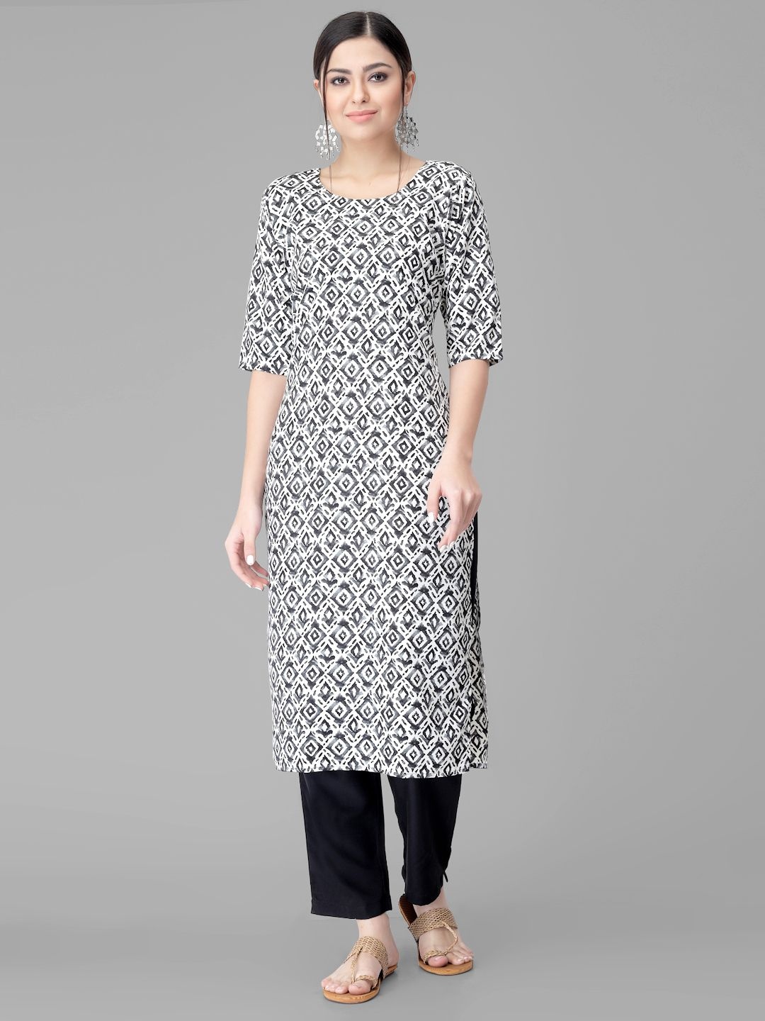 

7Threads Ethnic Motifs Printed Round Neck Straight Kurta With Trousers, Black