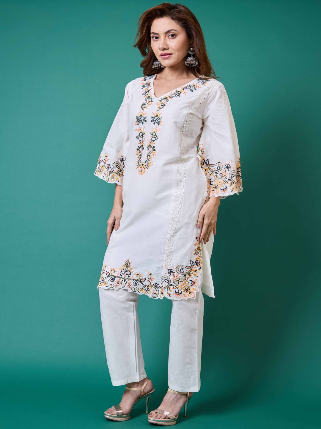 

Peachmode Floral Embroidered Thread Work Straight Kurta With Trouser, White