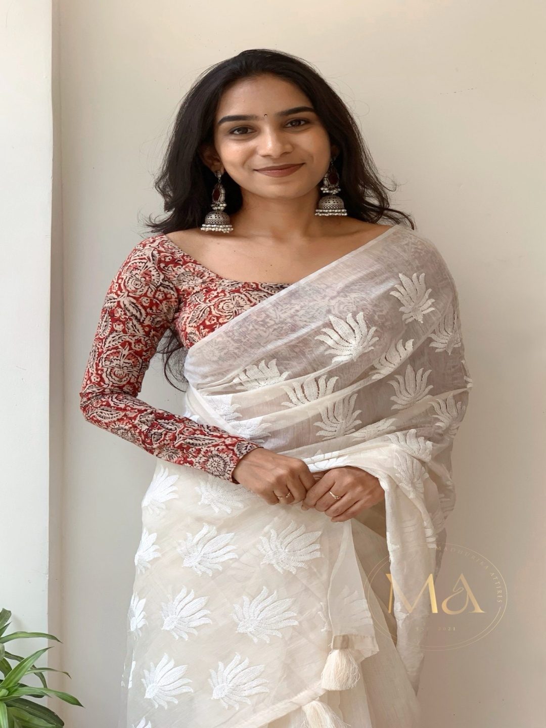 

Aika Ethnic Motifs Embroidered Chanderi Saree, Cream