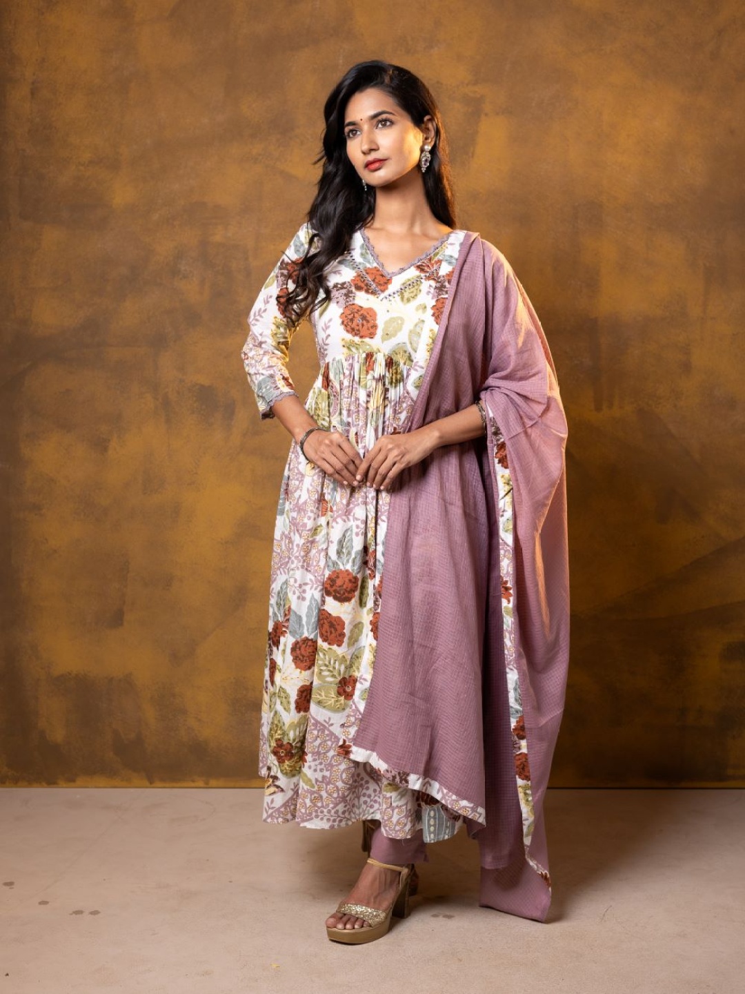 

Swishchick Floral Printed Pure Cotton Straight Kurta With Trouser & Dupatta, White
