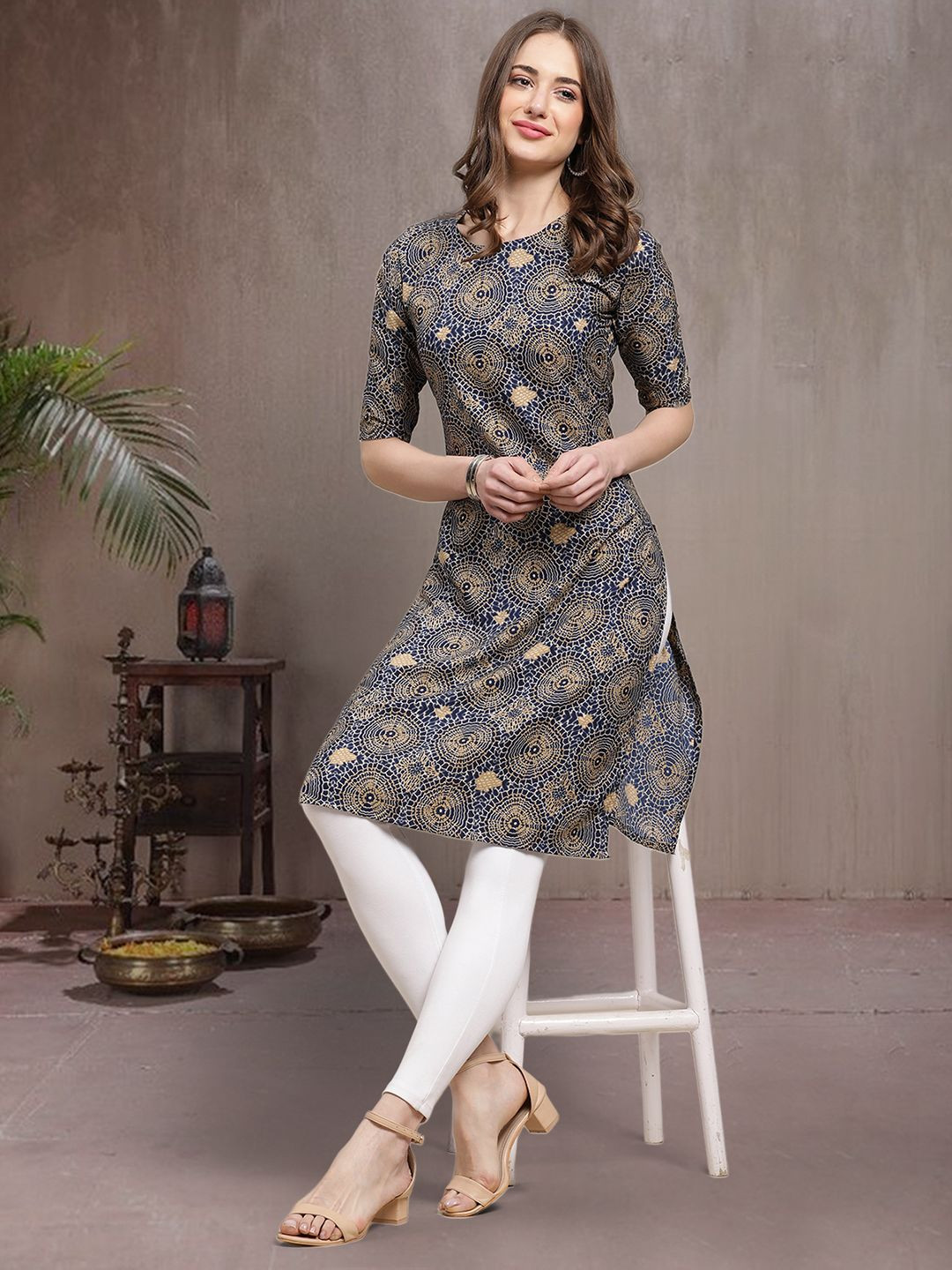 

7Threads Floral Printed Crepe Straight Kurta, Blue
