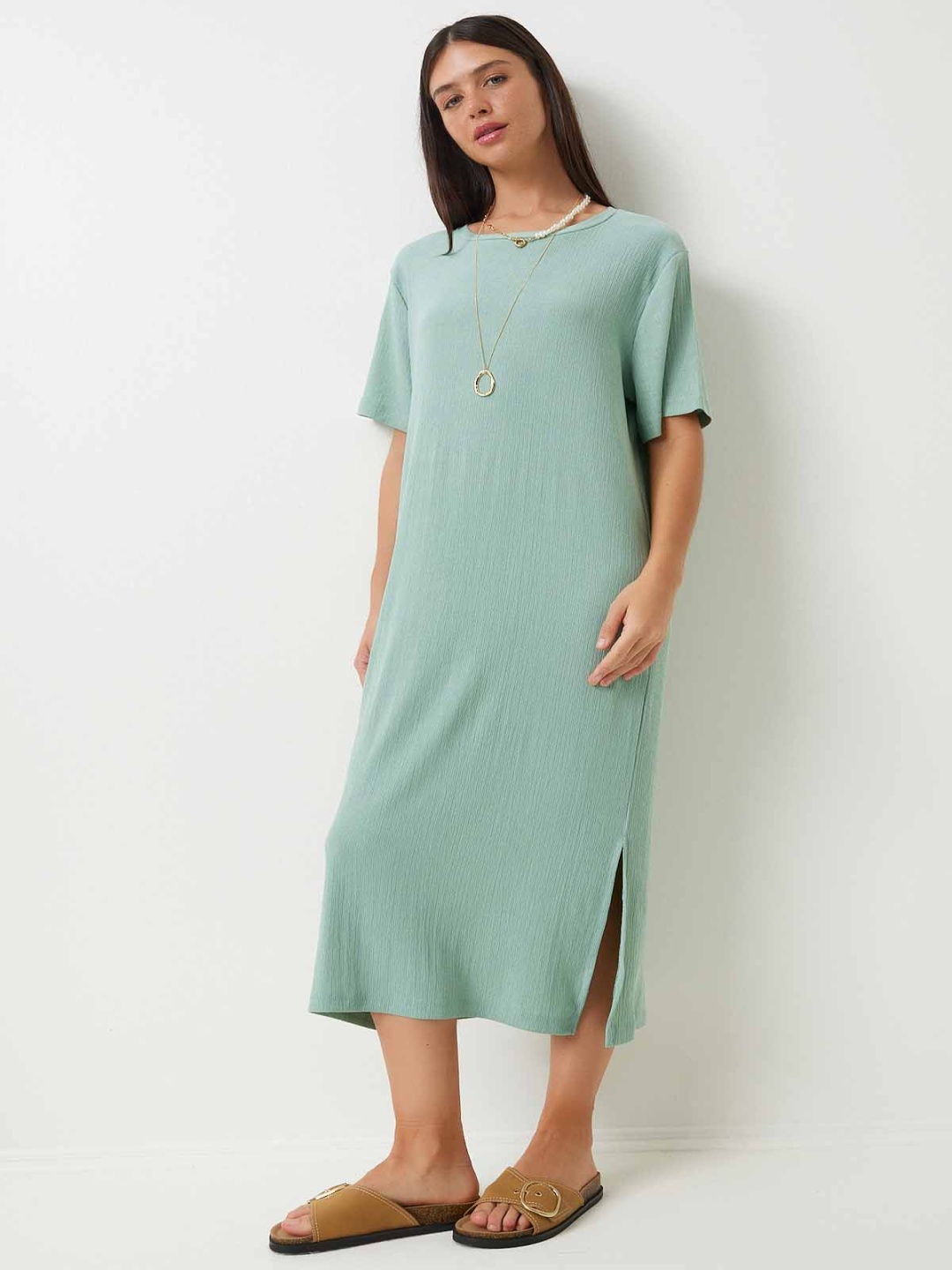 

Happiness istanbul Solid T-shirt Midi Dress, Sea green