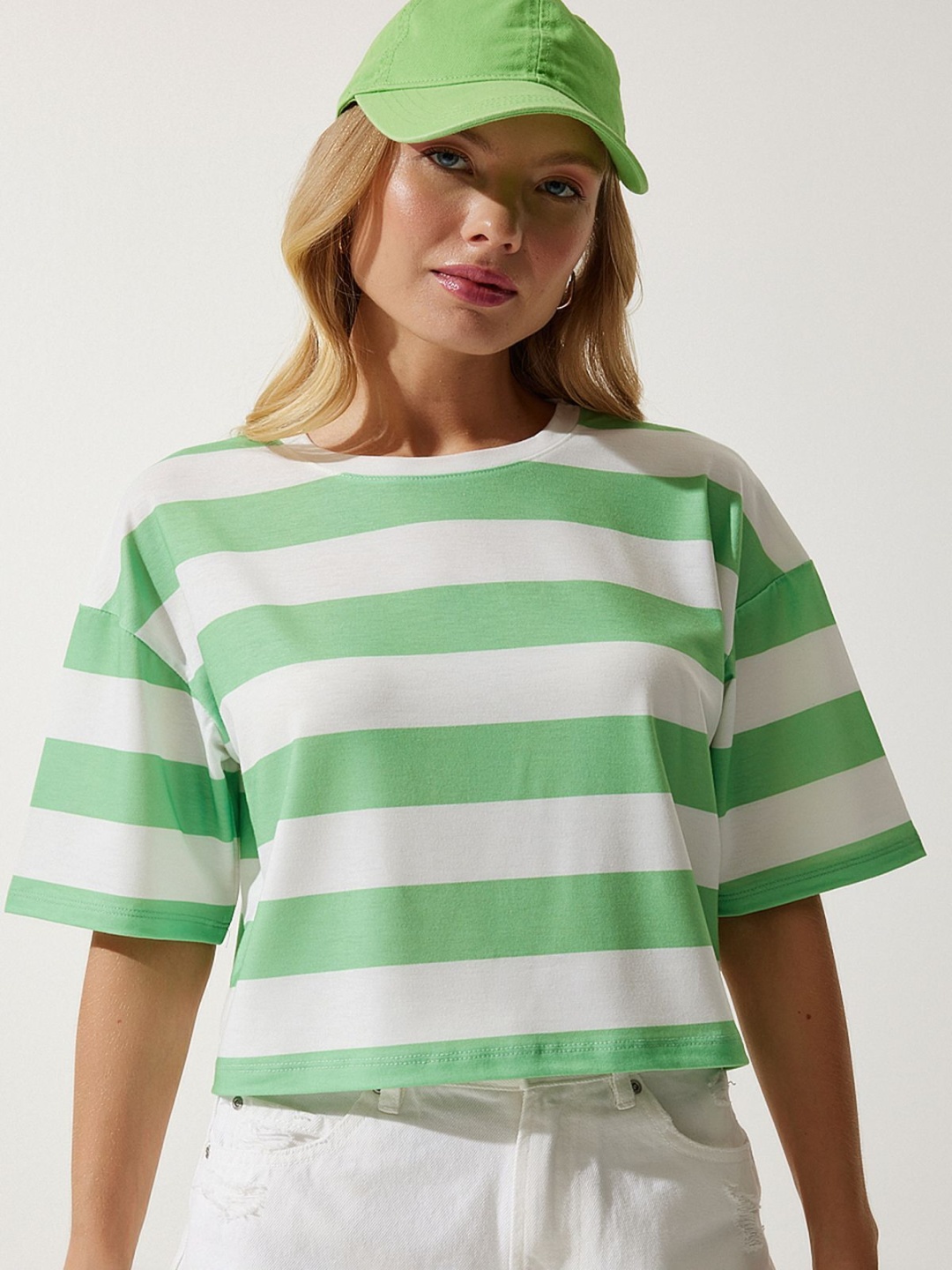 

Happiness istanbul Women Striped Extended Sleeves Pockets T-shirt, Na
