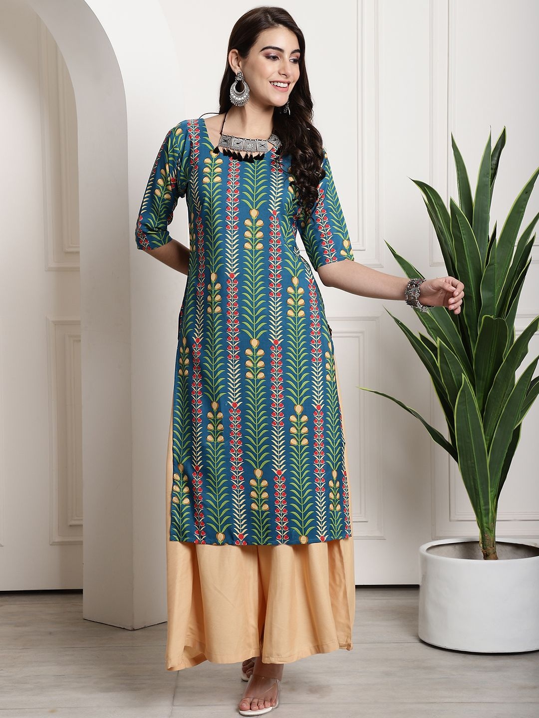 

7Threads Selection Of 6 Ethnic Motifs Printed Round Neck Straight Kurta, Green