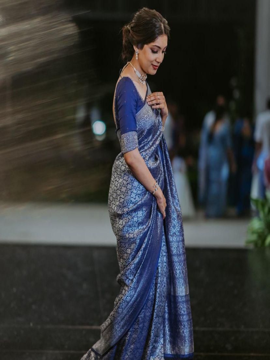 

Kriyansh Woven Design Zari Kanjeevaram Saree, Blue