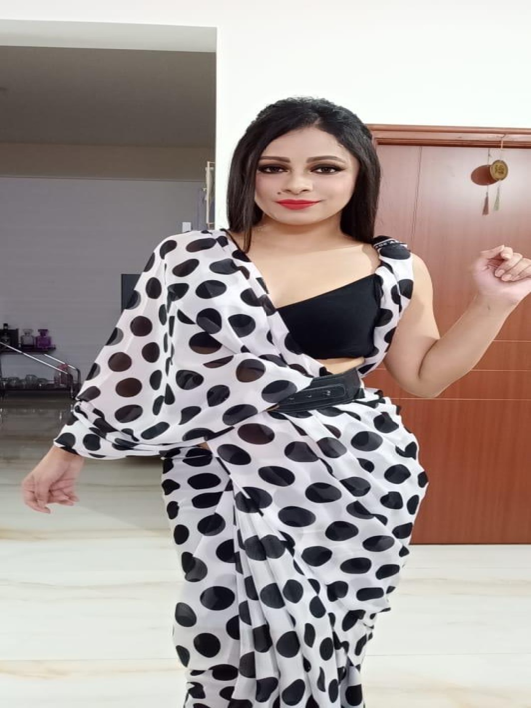 

Moda Rapido Polka Dots Printed Saree, White
