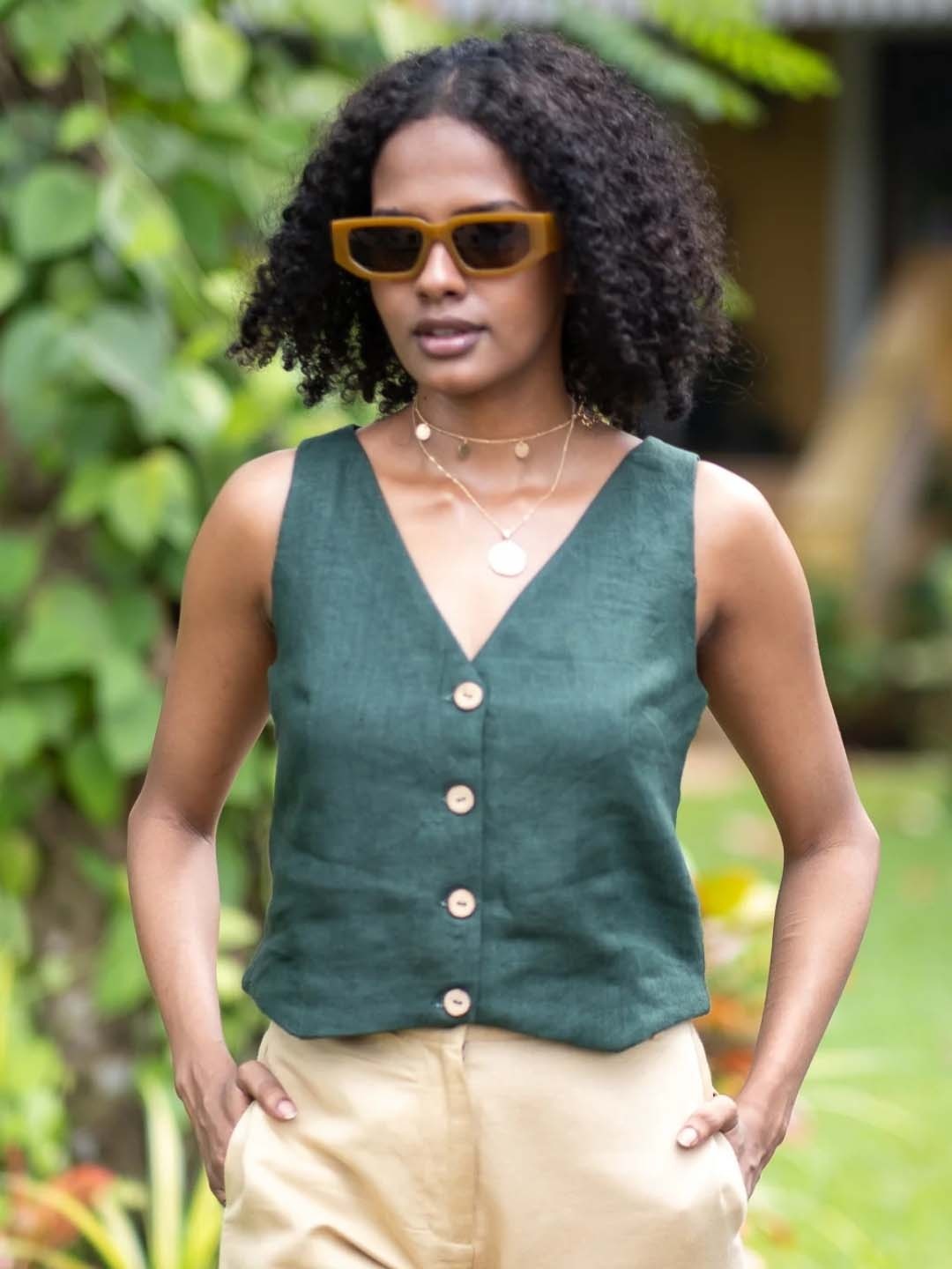 

Creatures of Habit Women Heavy Linen Waistcoat, Green