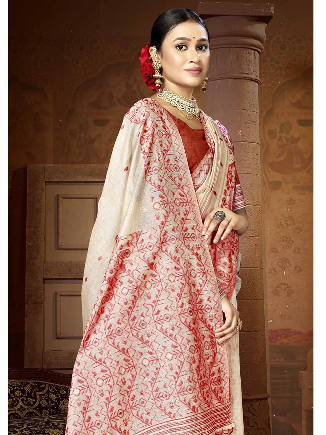 

Ishin Women Woven Design Saree, Cream