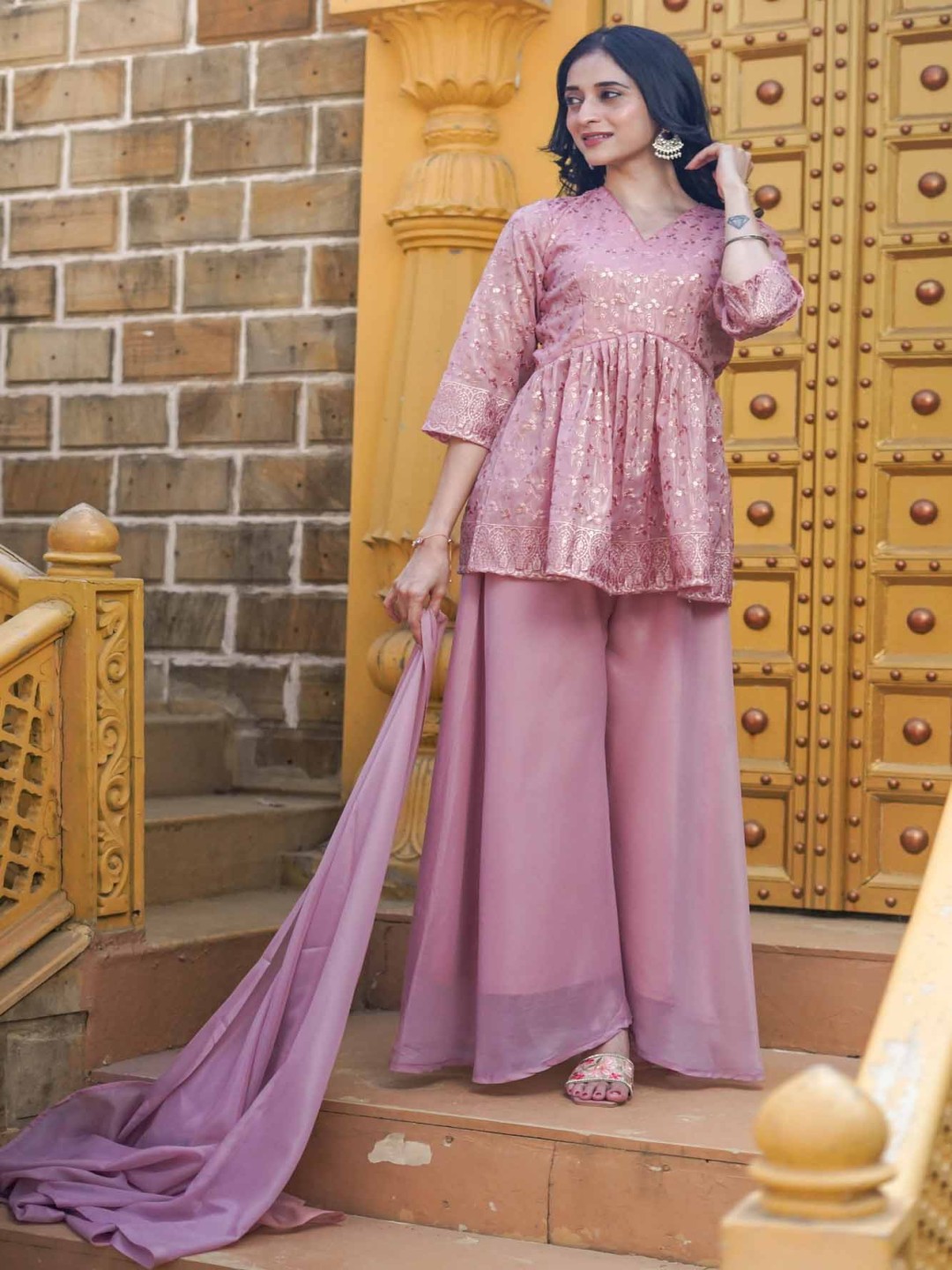 

GO BOUJEE Women Ethnic Motifs Embroidered Tiered Thread Work Top with Palazzos, Pink