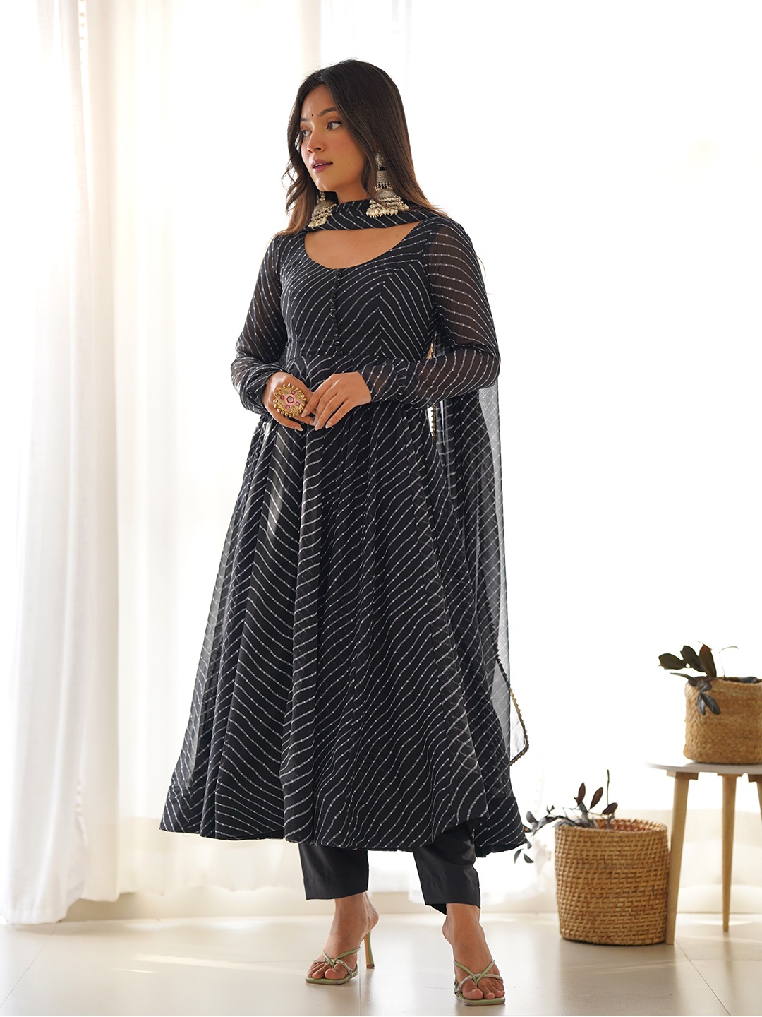 

Tanhai Striped Regular Georgette Kurta With Pyjama & Dupatta, Black