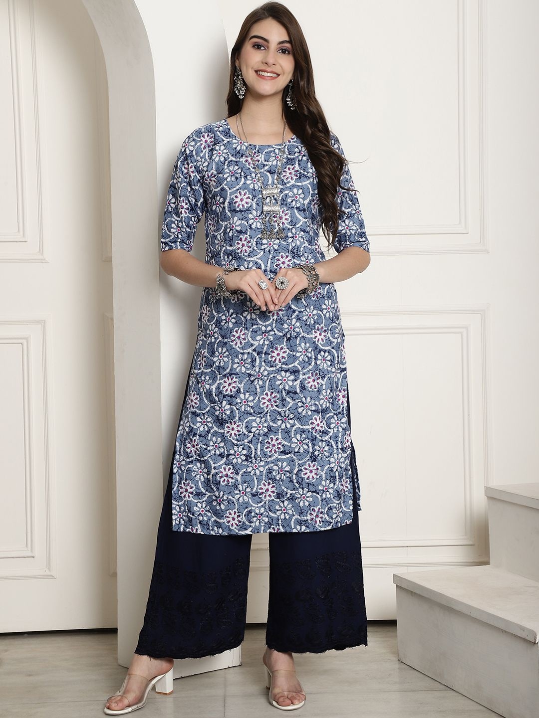 

7Threads Selection Of 6 Ethnic Motifs Printed Round Neck Straight Kurta, Blue