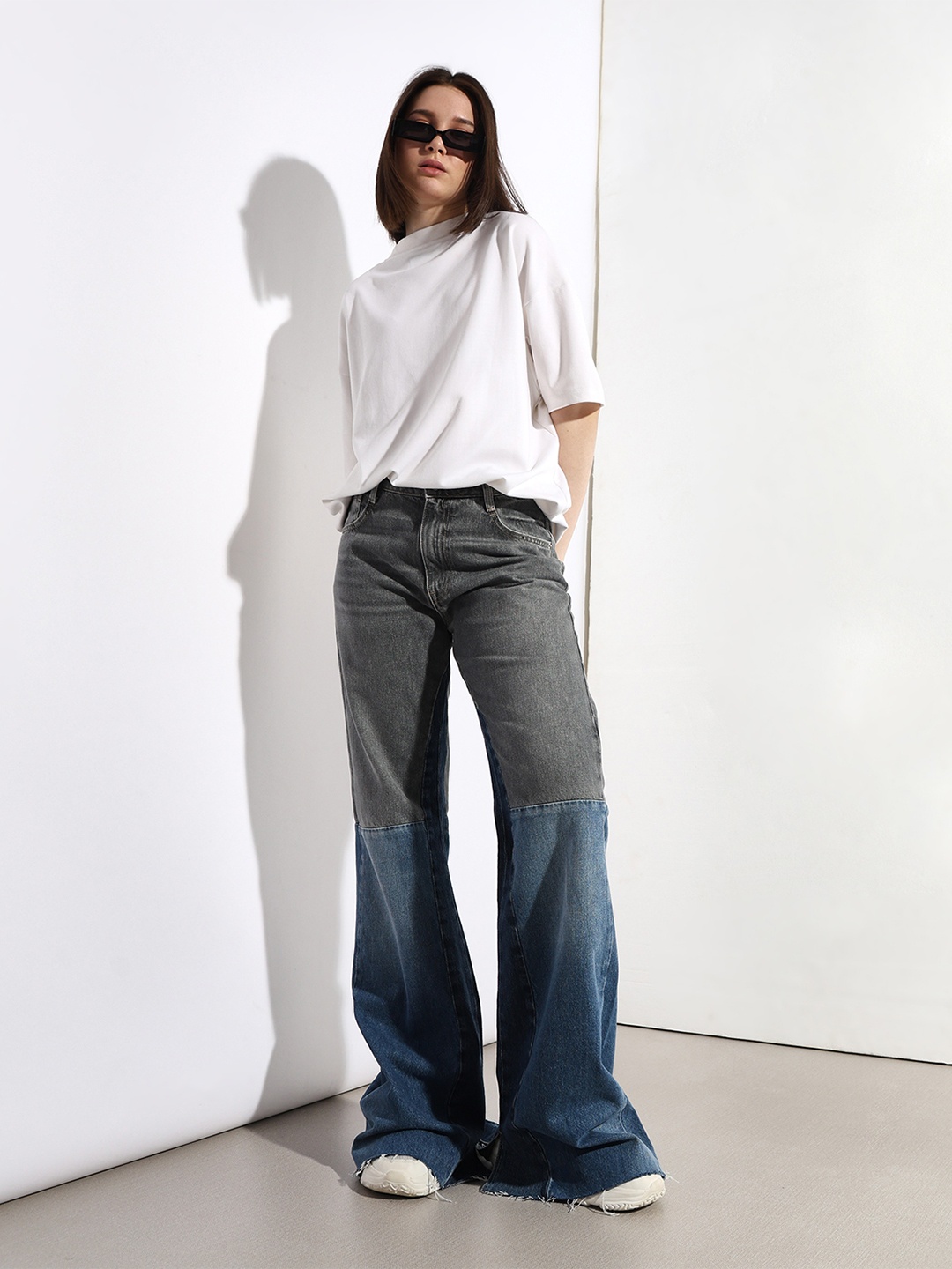 

ONLY Women Flared Heavy Fade Colourblocked Jeans, Blue