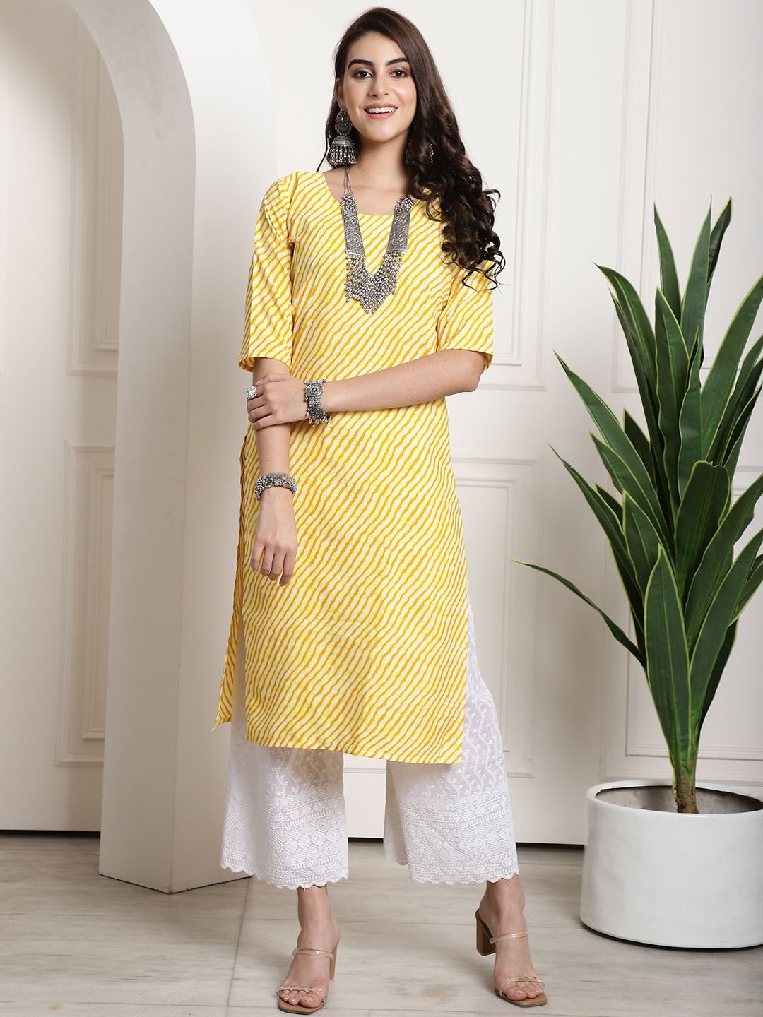 

7Threads Selections of 6 Ethnic Motifs Printed Straight Kurta, Yellow