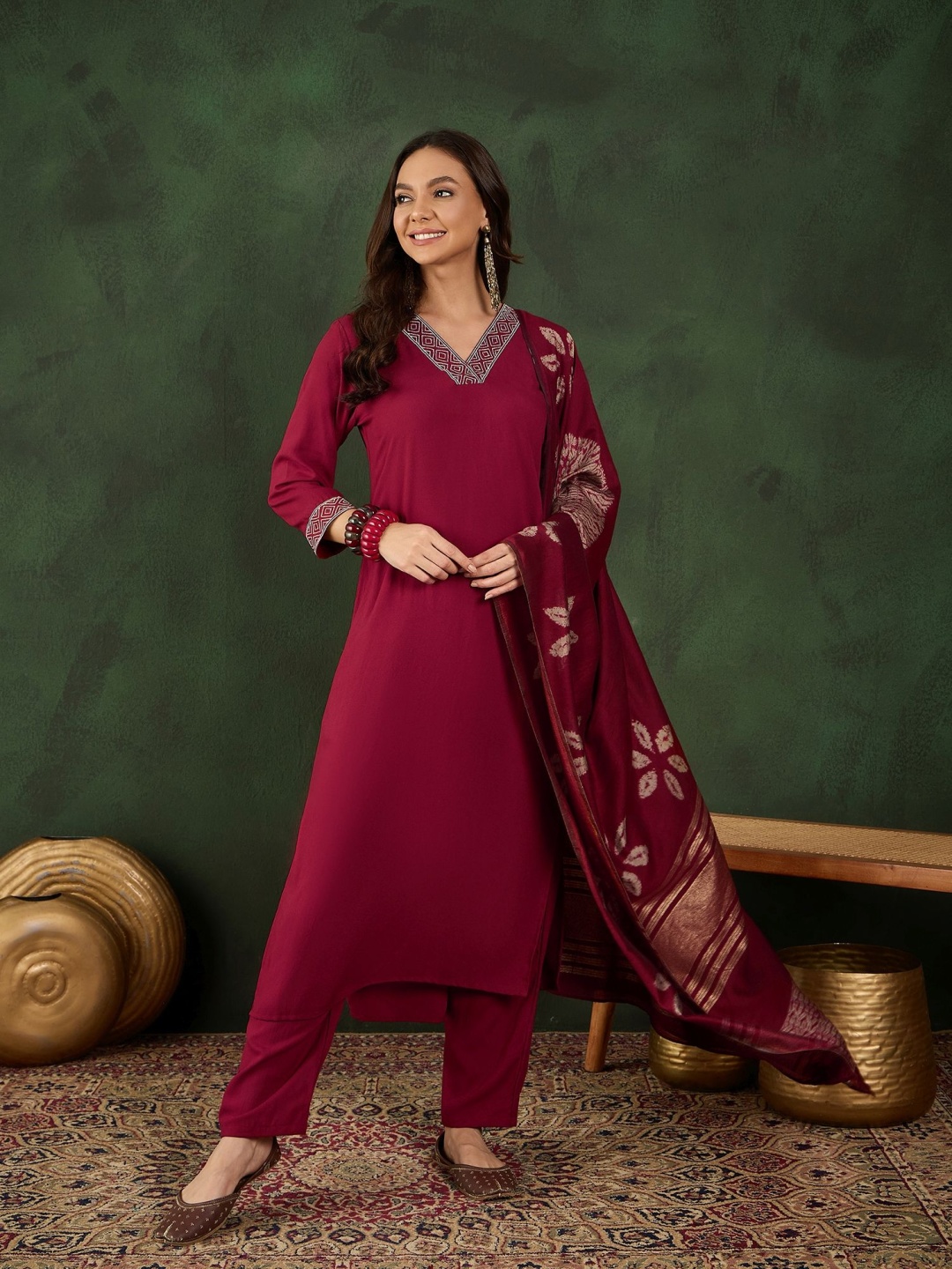 

Sangria Thread Work V-Neck Straight Kurta With Trousers And Dupatta, Maroon