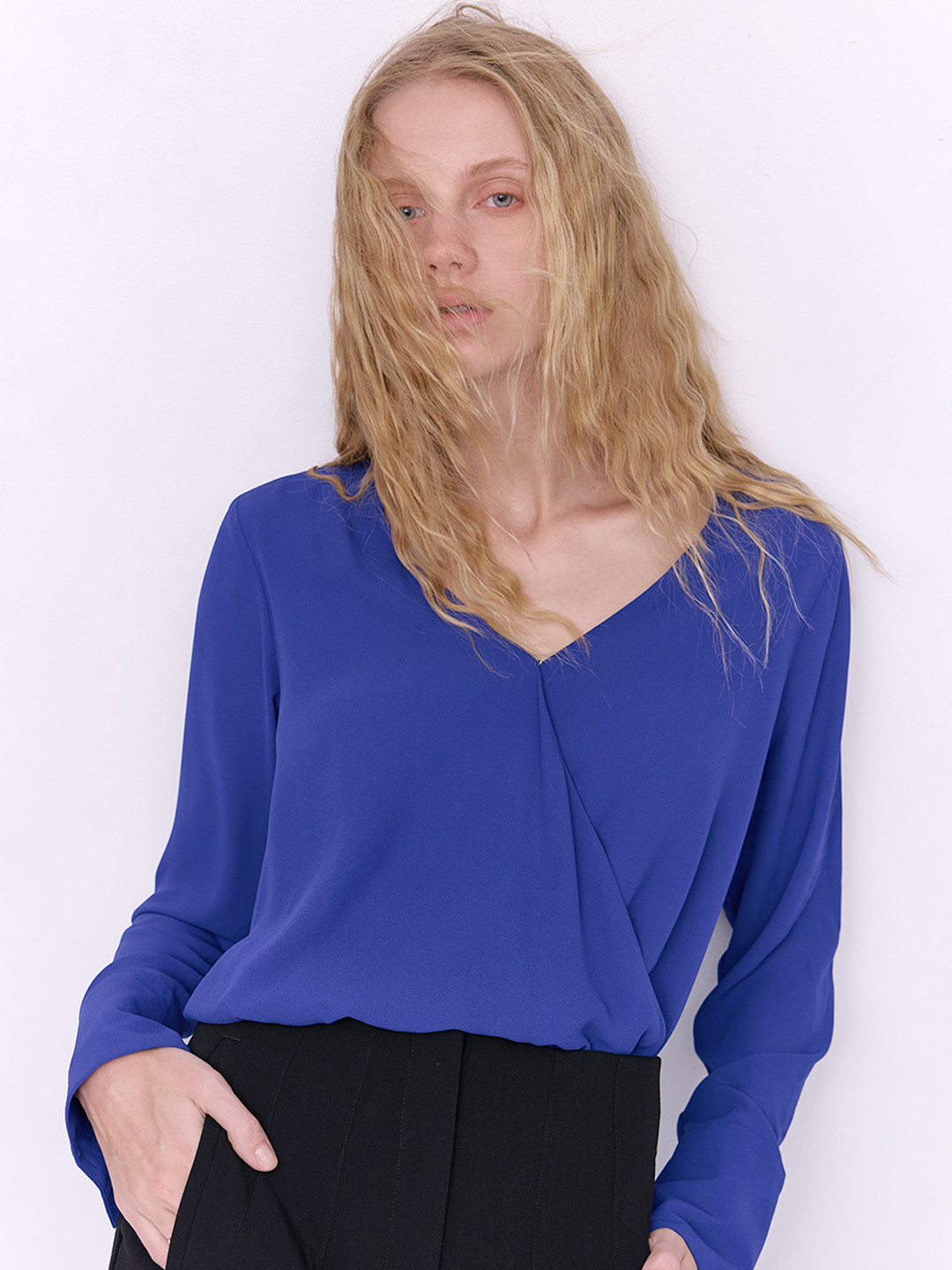 

COVER STORY Solid V-Neck Wrap Top, Blue