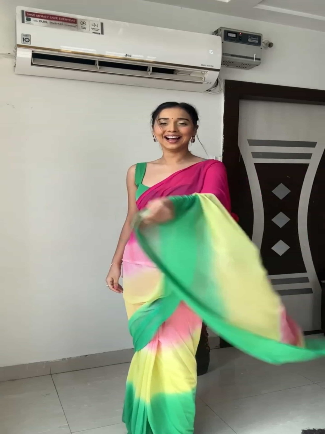 

V3 FASHION STUDIO Colourblocked Pure Georgette Holi Ready to Wear Saree, Green