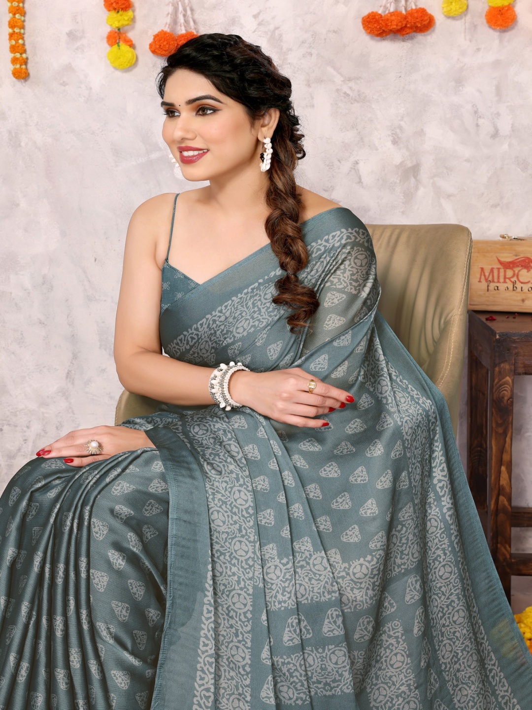 

KALINI Ethnic Motifs Printed Block Print Saree, Grey