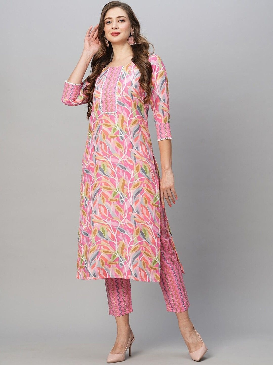 

AK FASHION MALL Floral Printed Round Neck Straight Kurta with Trouser, Pink