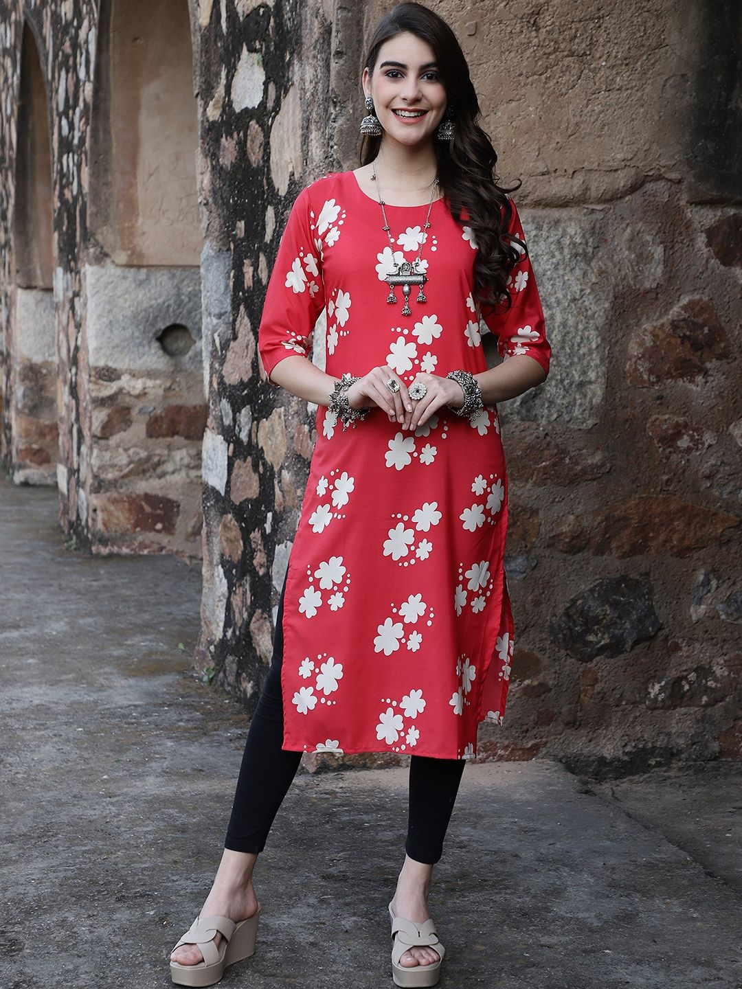 

7Threads Selection Of 6 Ethnic Motifs Printed Round Neck Straight Kurta, Red