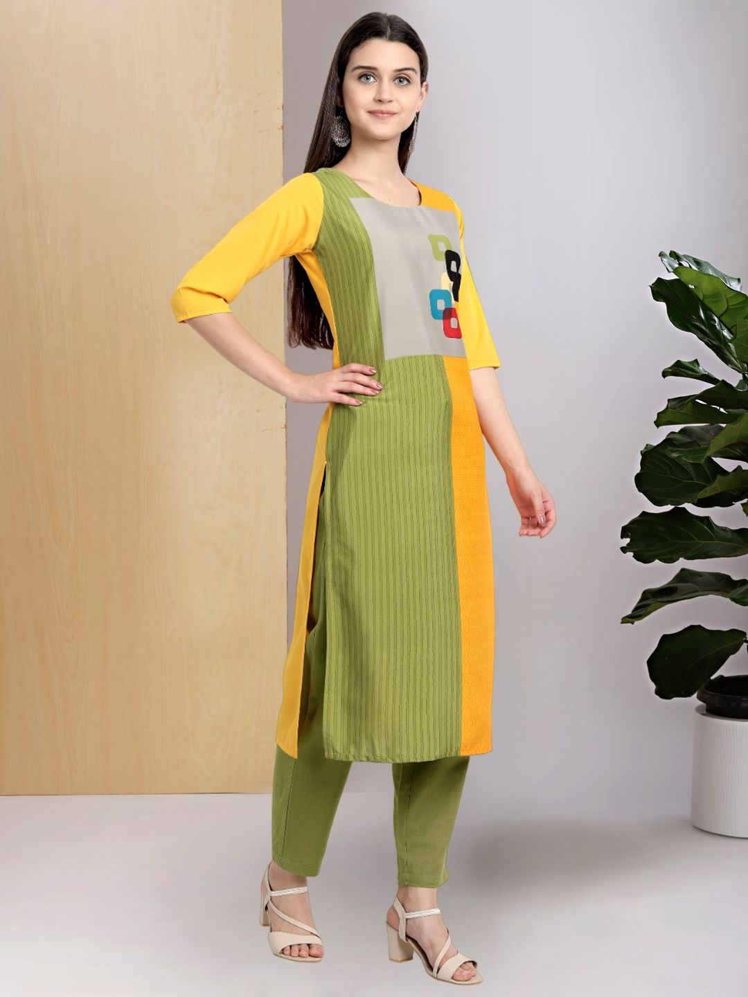 

7Threads Geometric Printed Round Neck Straight Crepe Kurta, Yellow