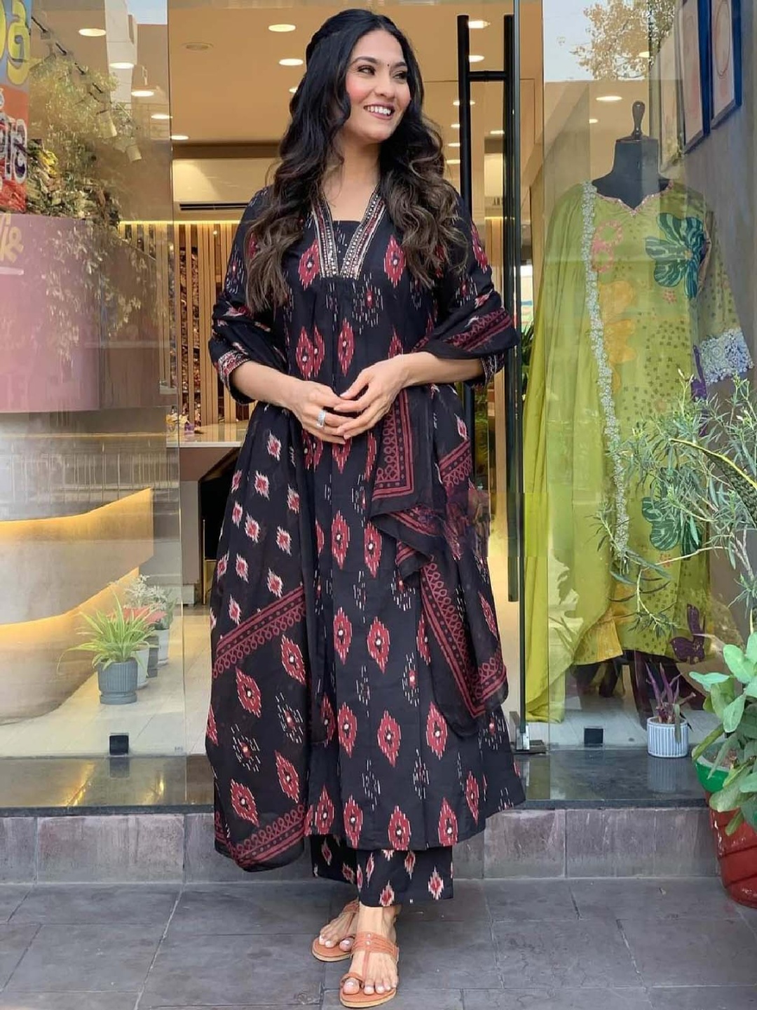 

Yara Creation Ethnic Motifs Embroidered Mirror Work Kurta With Trousers & Dupatta, Black
