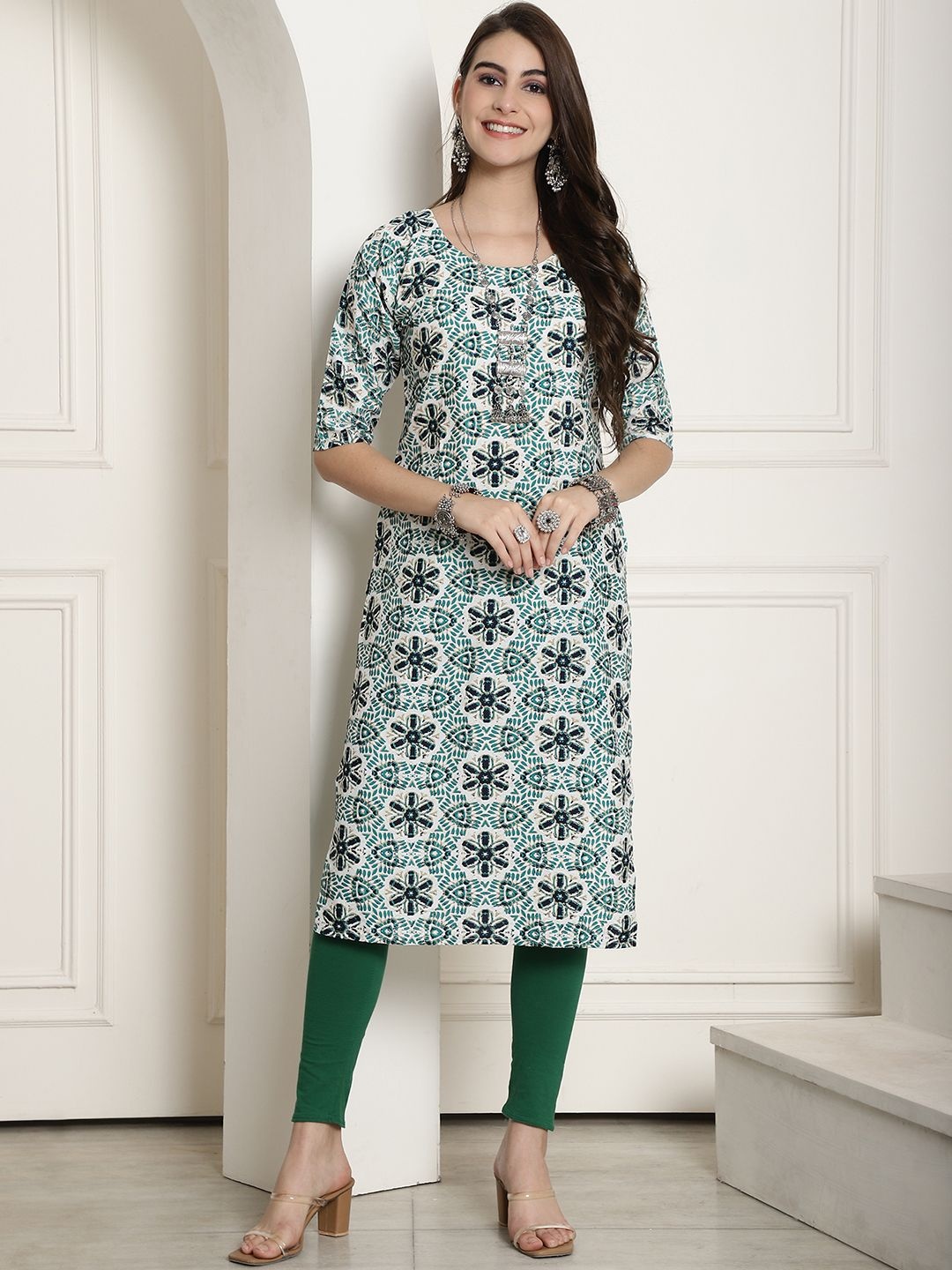 

7Threads Selection Of 6 Ethnic Motifs Printed Round Neck Straight Kurta, Green