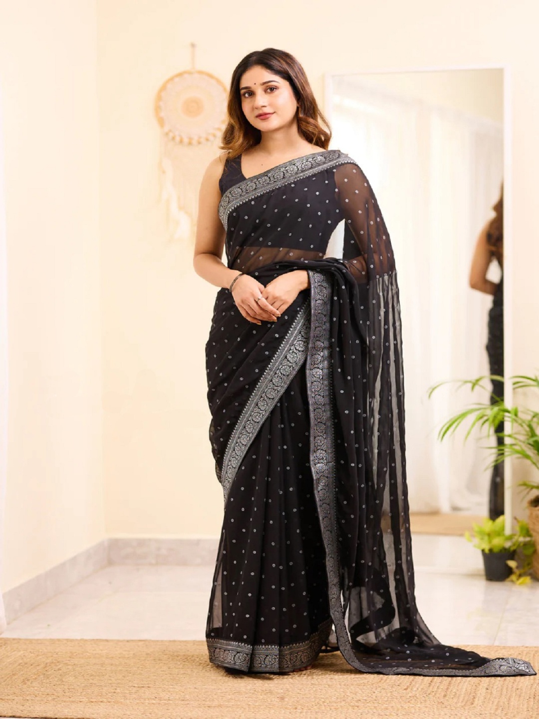 

Aika Colourblocked Zari Pure Georgette Saree, Black