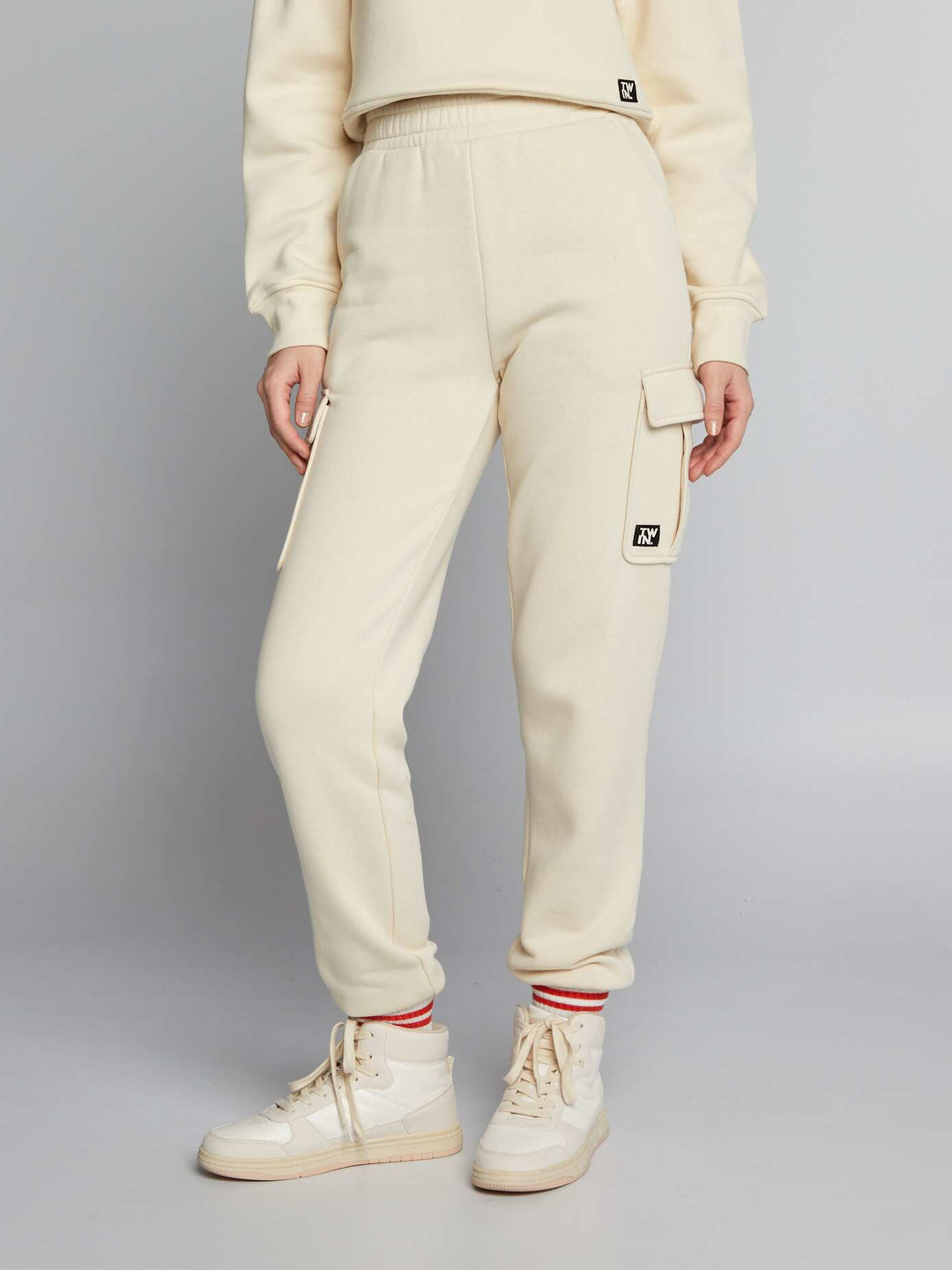 

KIABI Women High-Rise Cargos Trousers, Off white