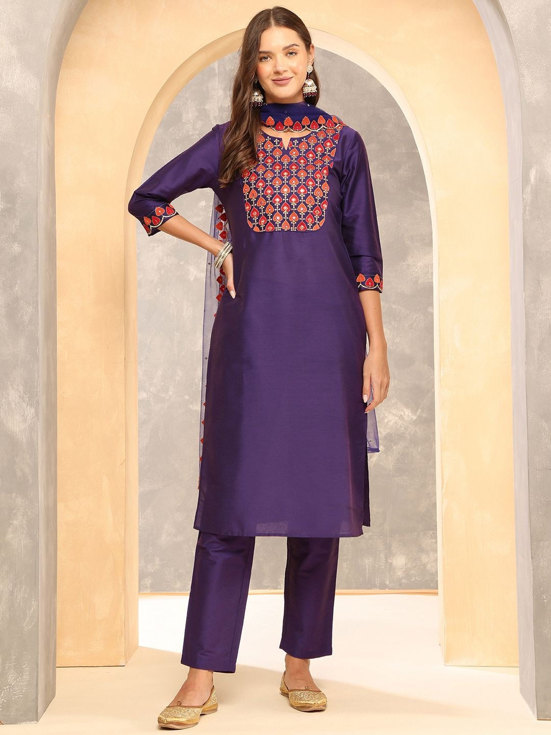 

Anouk Blue Floral Embroidered Notch-Neck Straight Kurta With Trousers And Dupatta, Violet