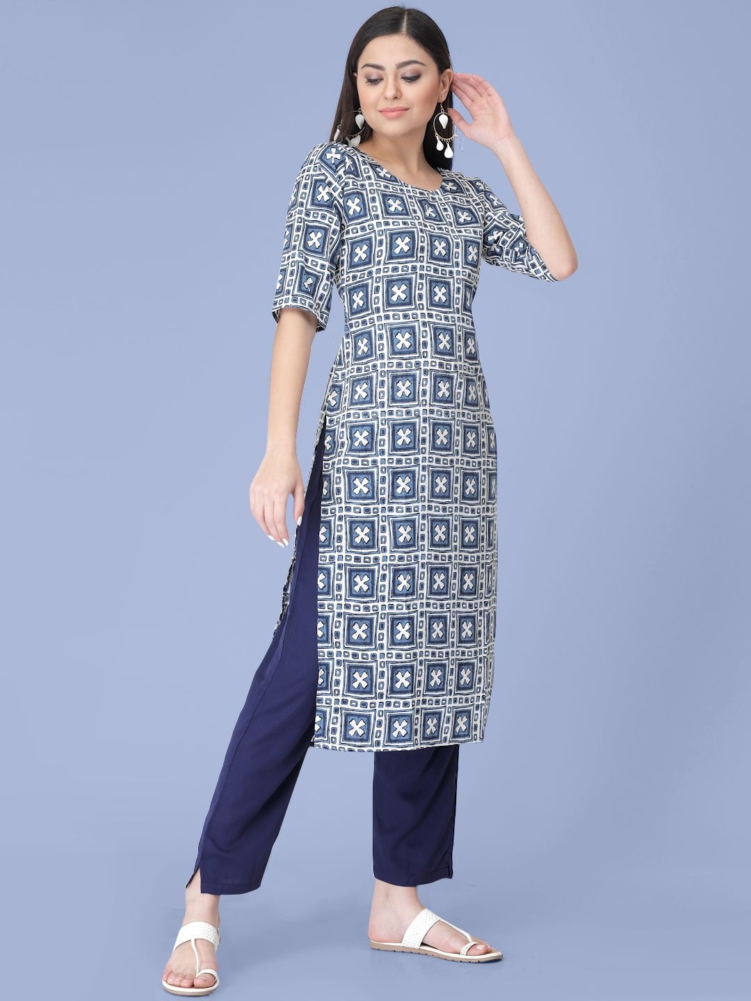

7Threads Geometric Printed Straight Round-Neck Kurta With Trouser, Blue