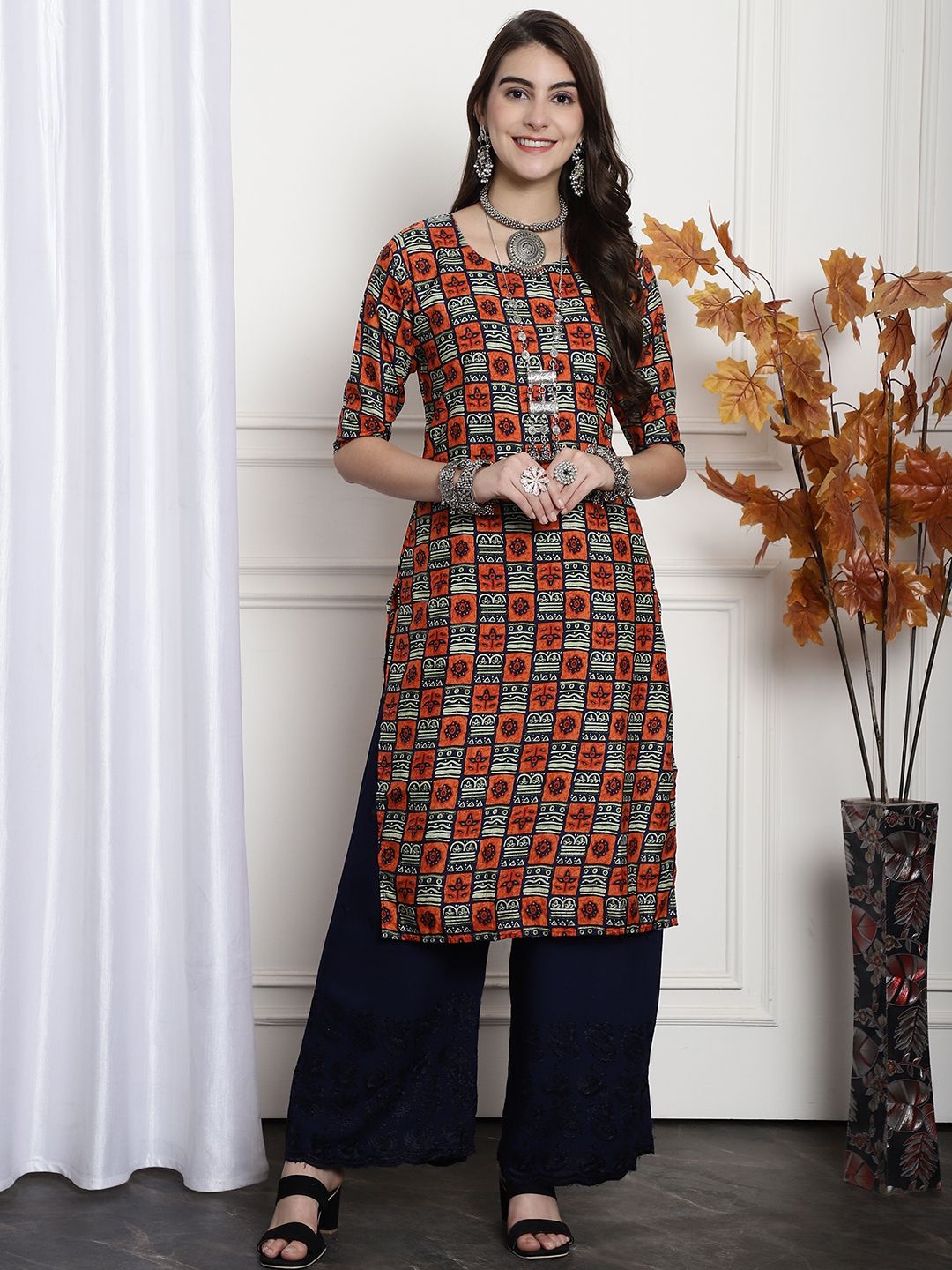 

7Threads Selection Of 6 Ethnic Motifs Printed Round Neck Straight Kurta, Red