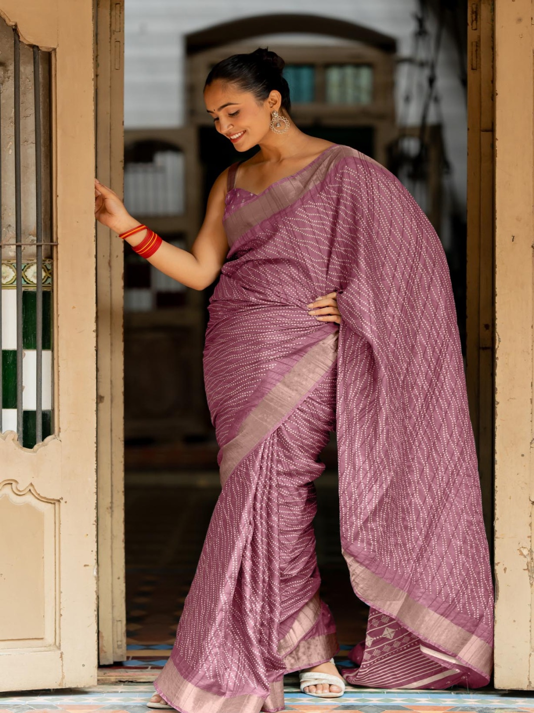 

MIRCHI FASHION Polka Dot Printed Saree With, Pink