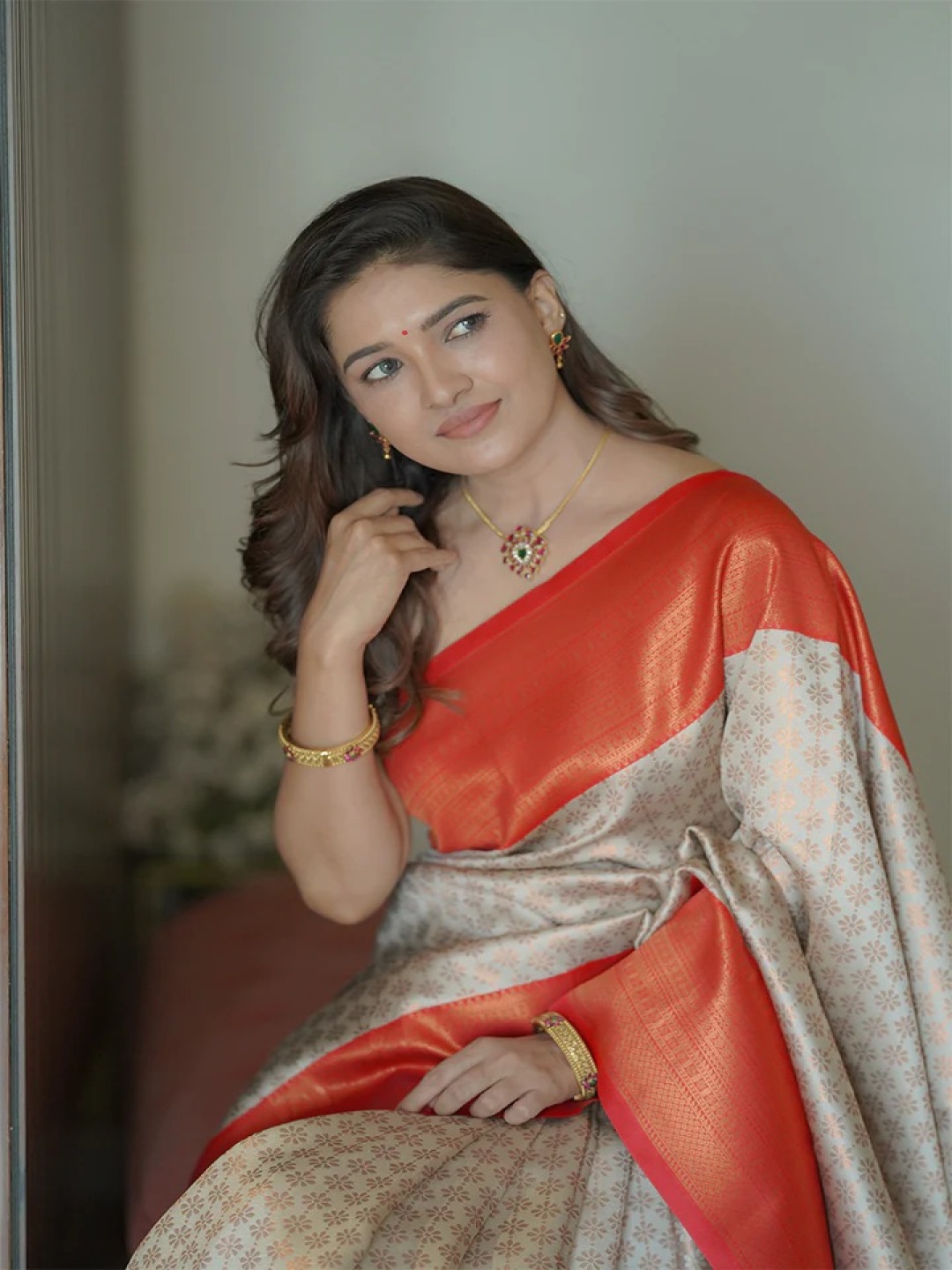 

KALINI Woven Design Zari Banarasi Saree, Grey