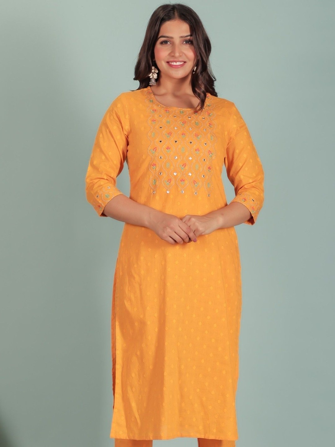 

Aramya Floral Embroidered Round Neck Thread Work Straight Cotton Kurta, Yellow
