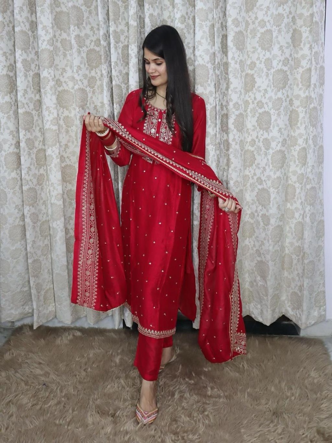 

RAJUL Floral Embroidered Sequinned Kurta with Pyjamas & With Dupatta, Red