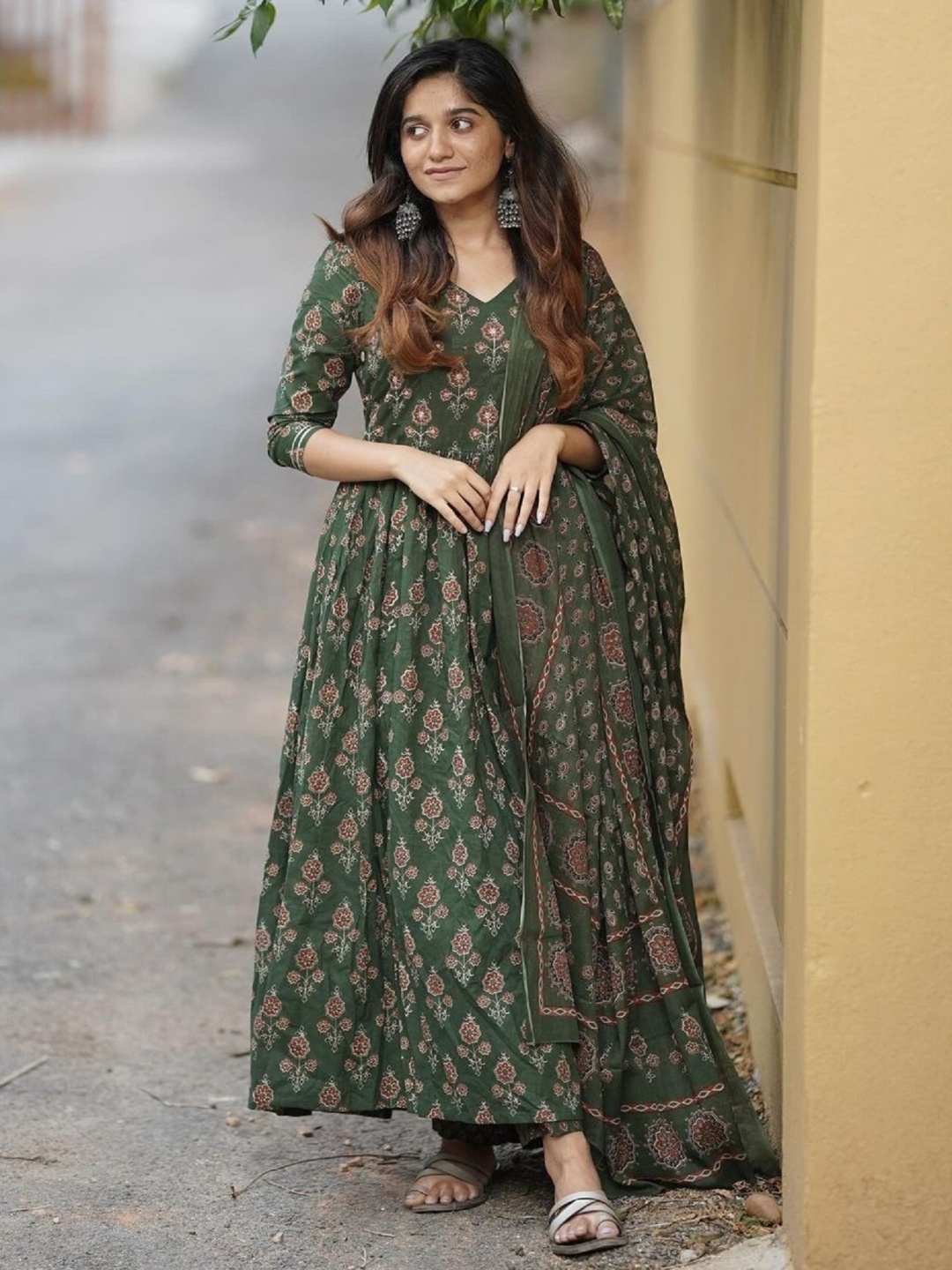 

KALINI Floral Printed Anarkali Kurta with Trousers & With Dupatta, Green